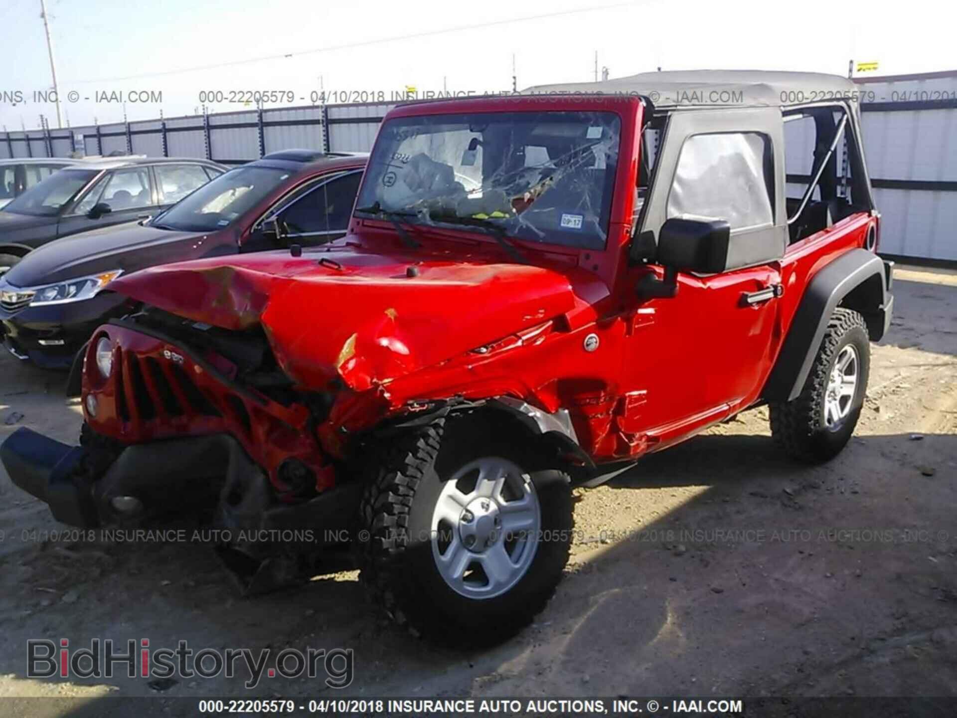 2016 Jeep Wrangler - VIN: 1C4AJWAG8GL112800 - Фото 2
