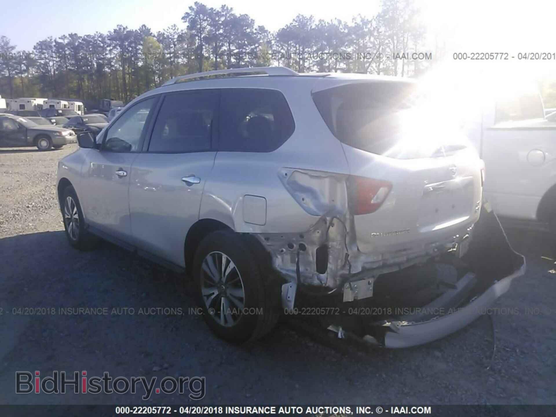 2017 Nissan Pathfinder - VIN: 5N1DR2MMXHC665462 - Фото 3