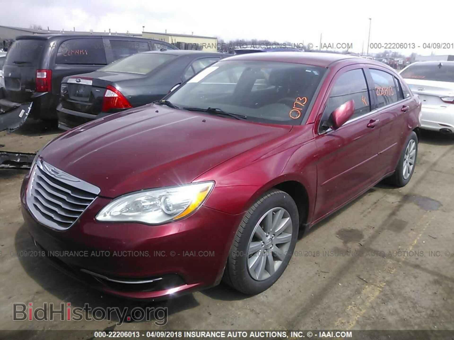 2013 Chrysler 200 - VIN: 1C3CCBBG9DN660173 - Photo 2