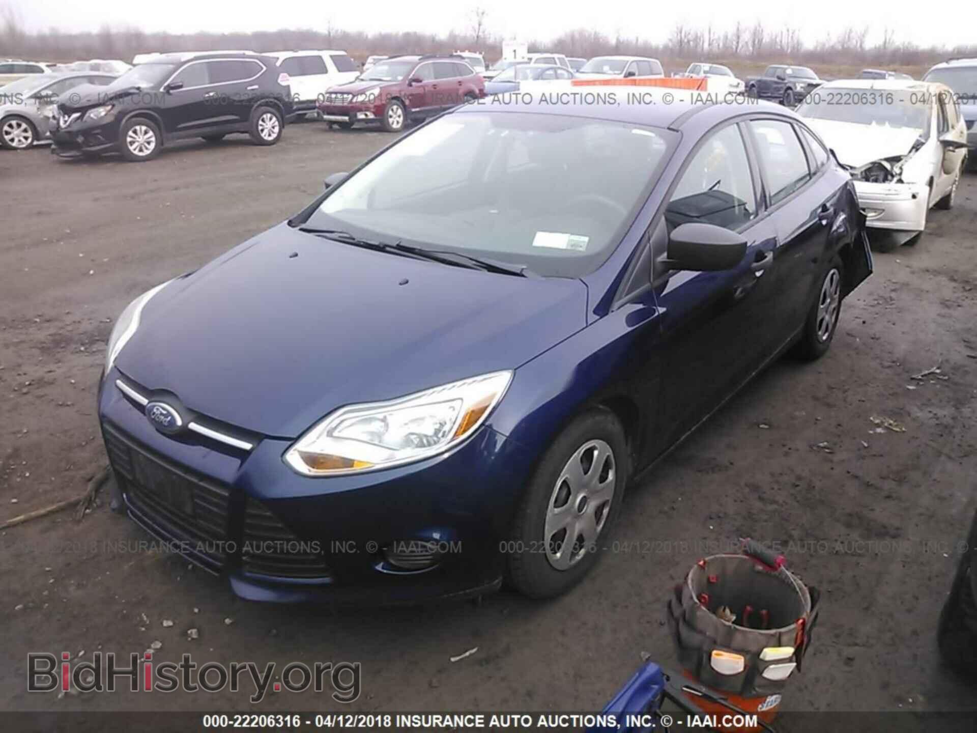 2012 Ford Focus - VIN: 1FAHP3E28CL101435 - Фото 2