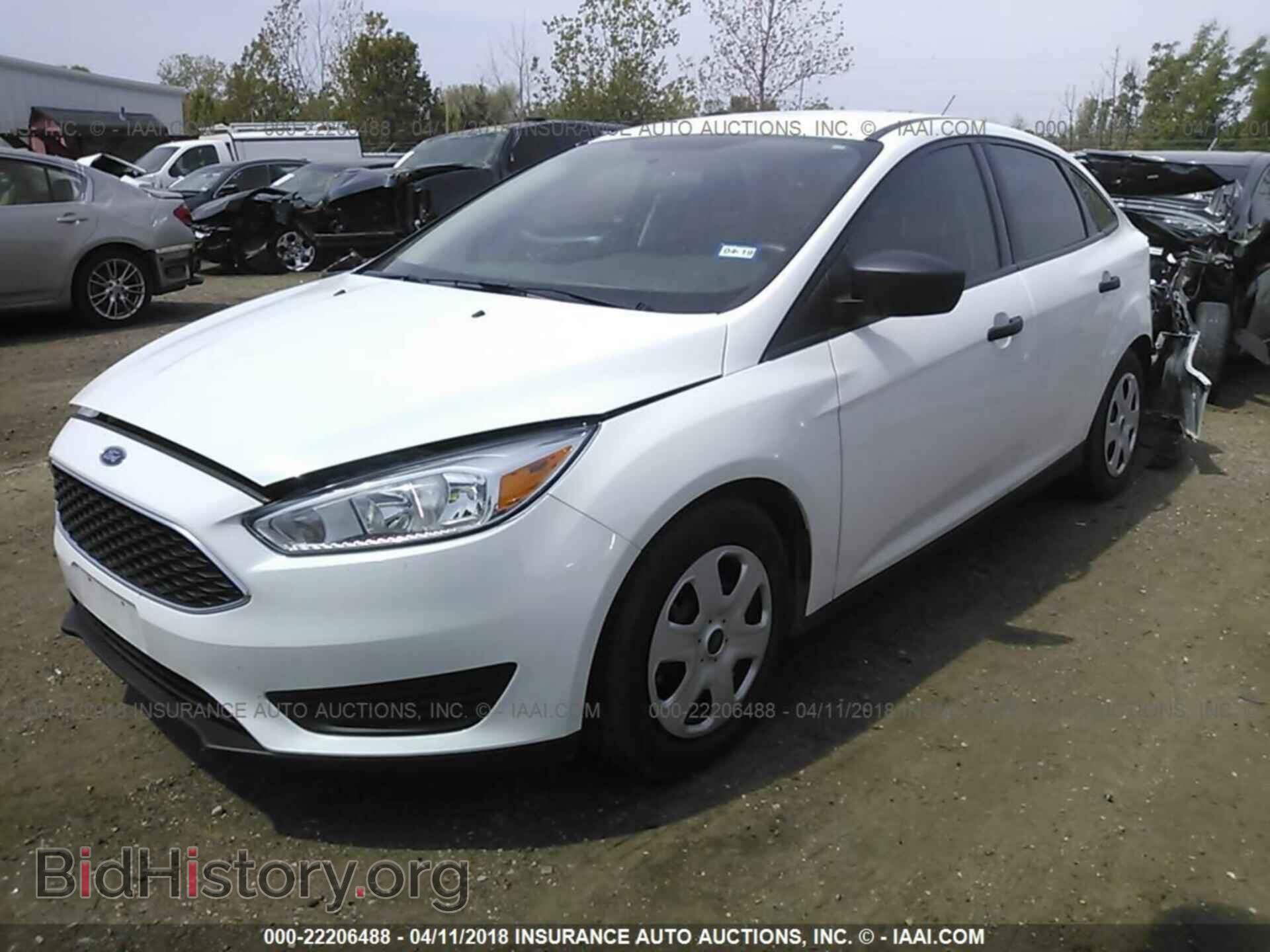 2017 Ford Focus - VIN: 1FADP3E23HL229734 - Photo 2