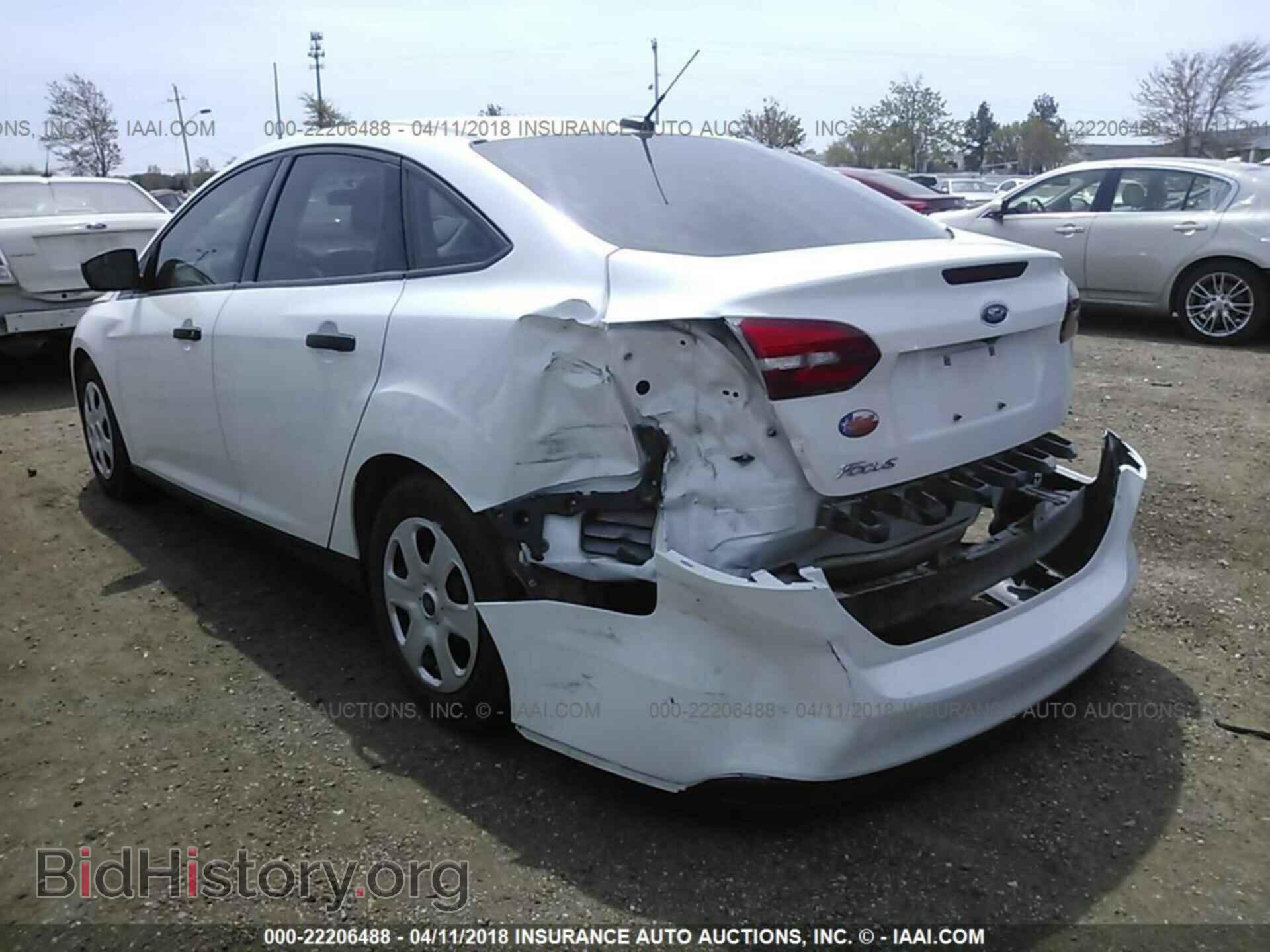 2017 Ford Focus - VIN: 1FADP3E23HL229734 - Photo 3