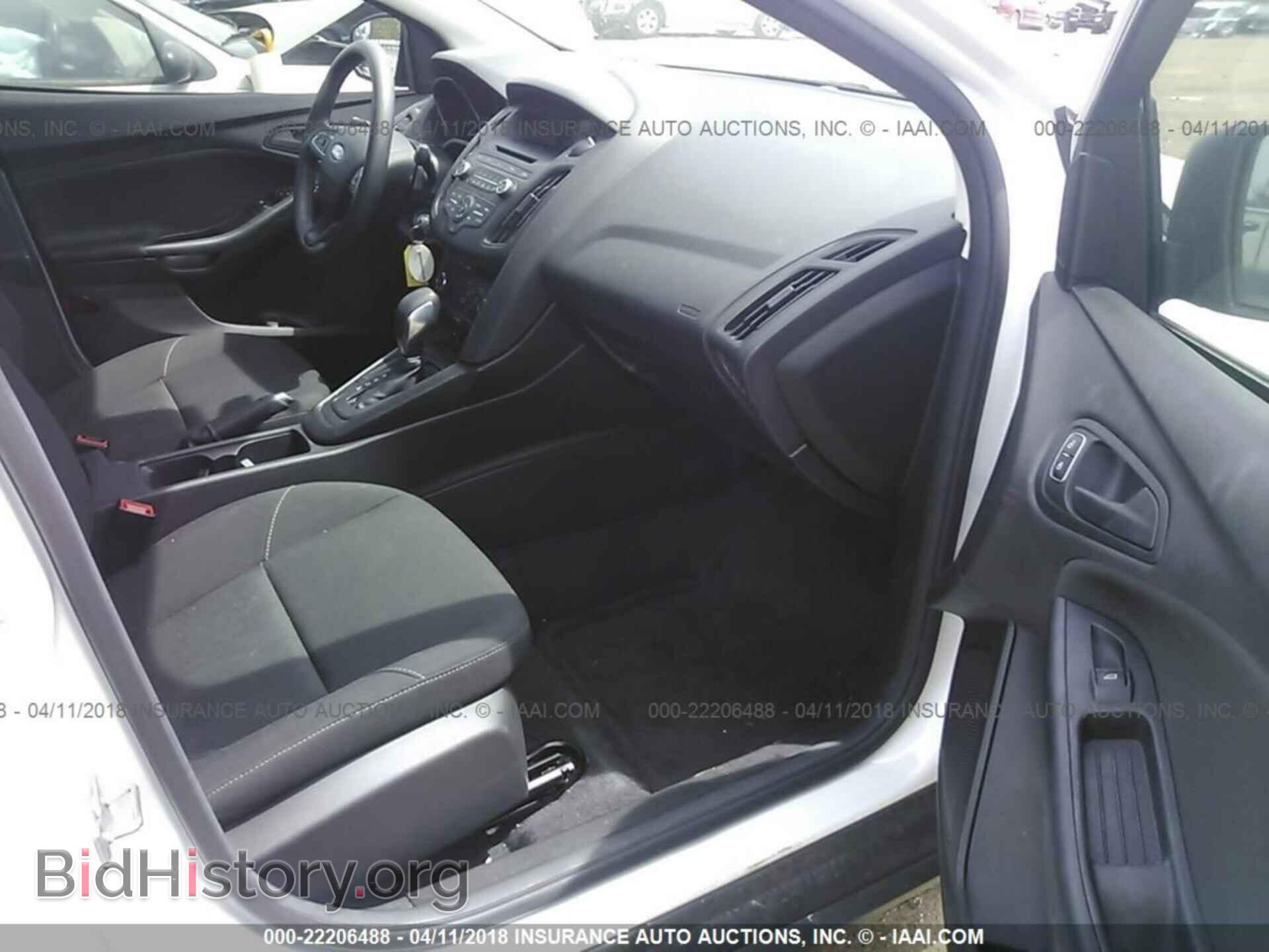 2017 Ford Focus - VIN: 1FADP3E23HL229734 - Photo 5
