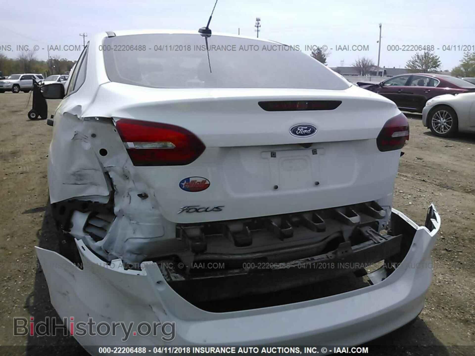 2017 Ford Focus - VIN: 1FADP3E23HL229734 - Photo 6