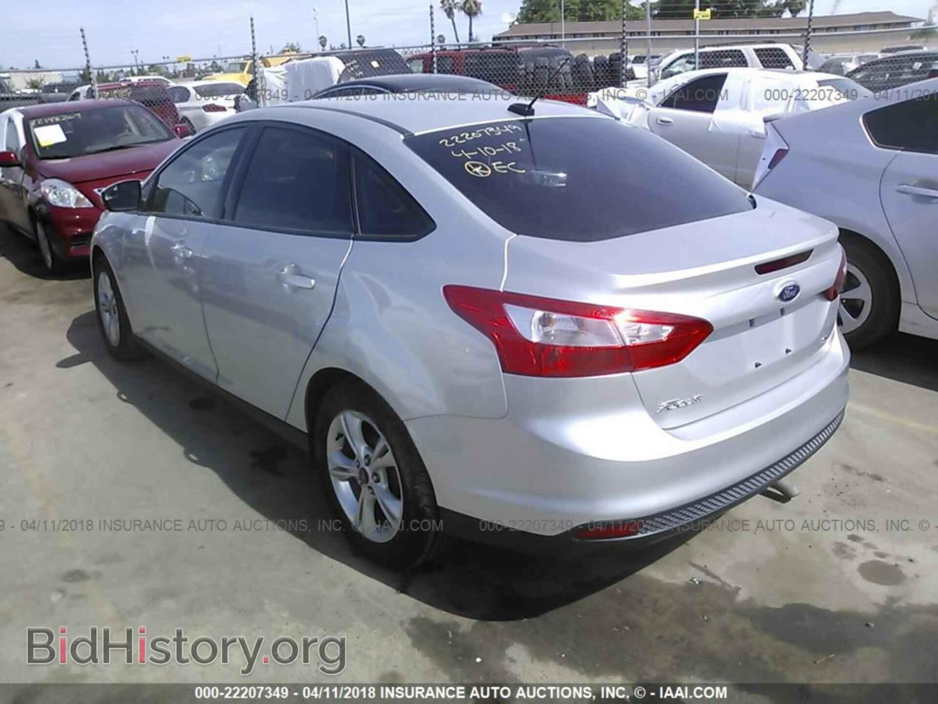 2014 Ford Focus - VIN: 1FADP3F24EL281948 - Photo 3