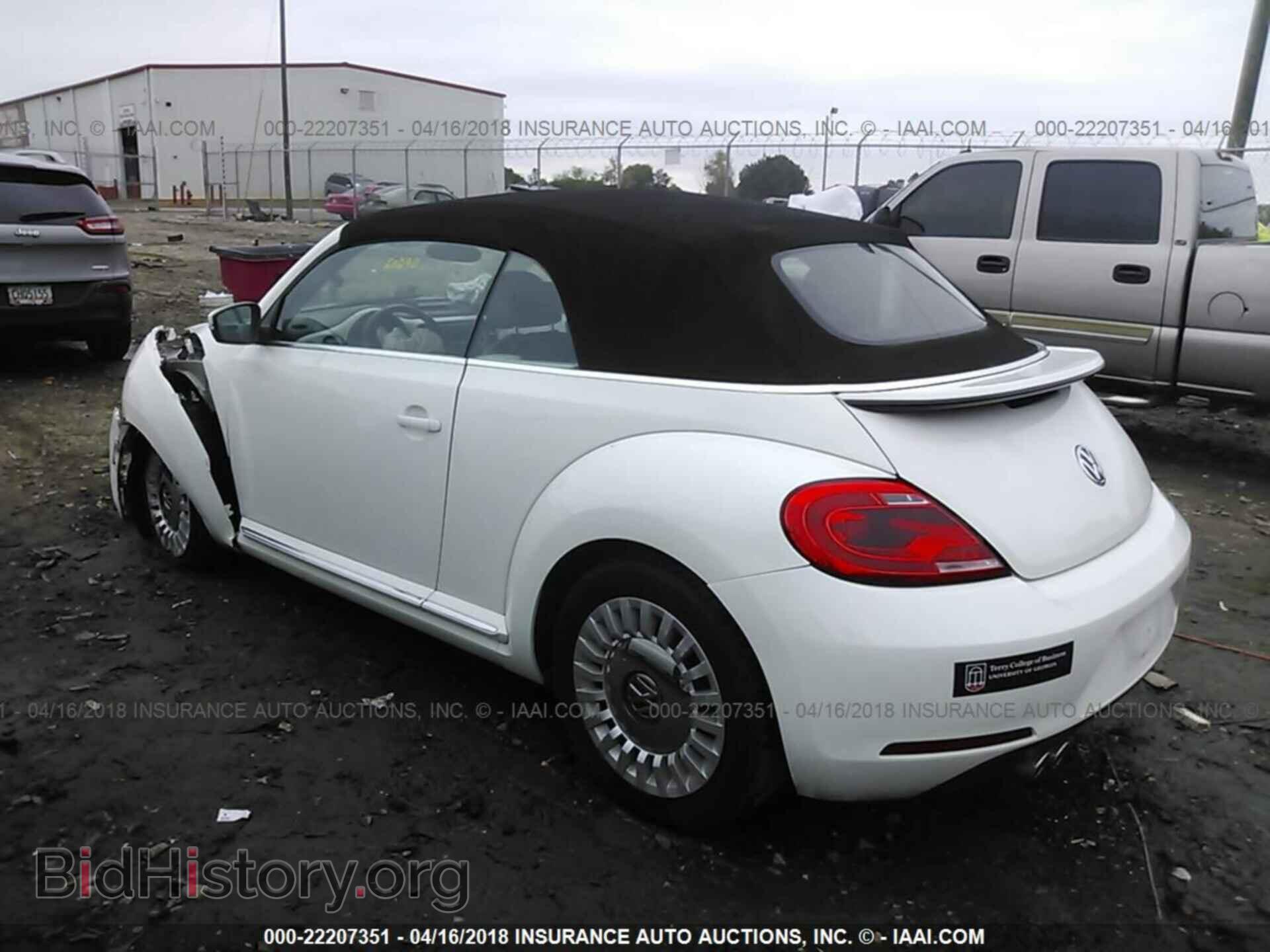 2013 Volkswagen Beetle - VIN: 3VW5P7ATXDM832609 - Фото 3