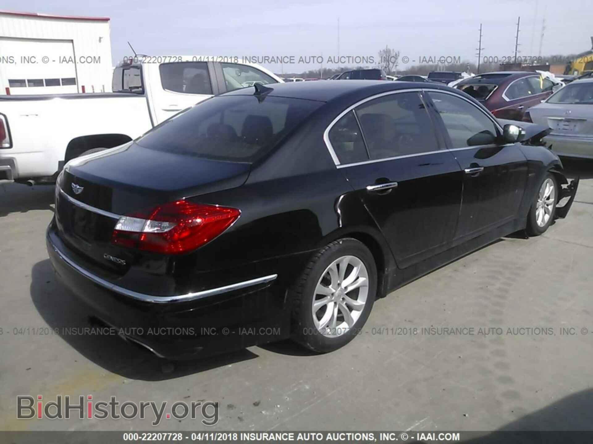 2012 Hyundai Genesis - VIN: KMHGC4DD7CU176398 - Фото 4