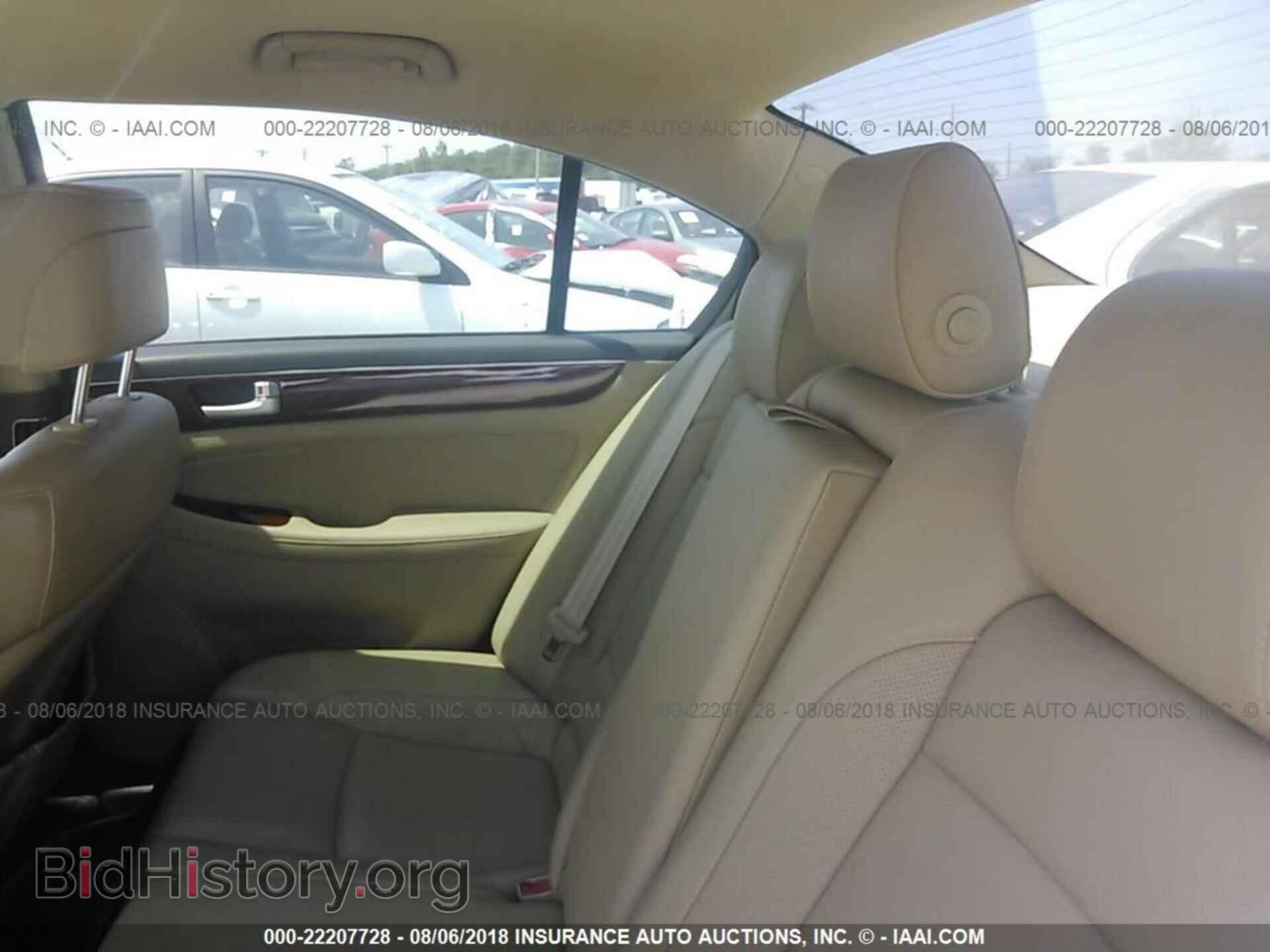2012 Hyundai Genesis - VIN: KMHGC4DD7CU176398 - Фото 8