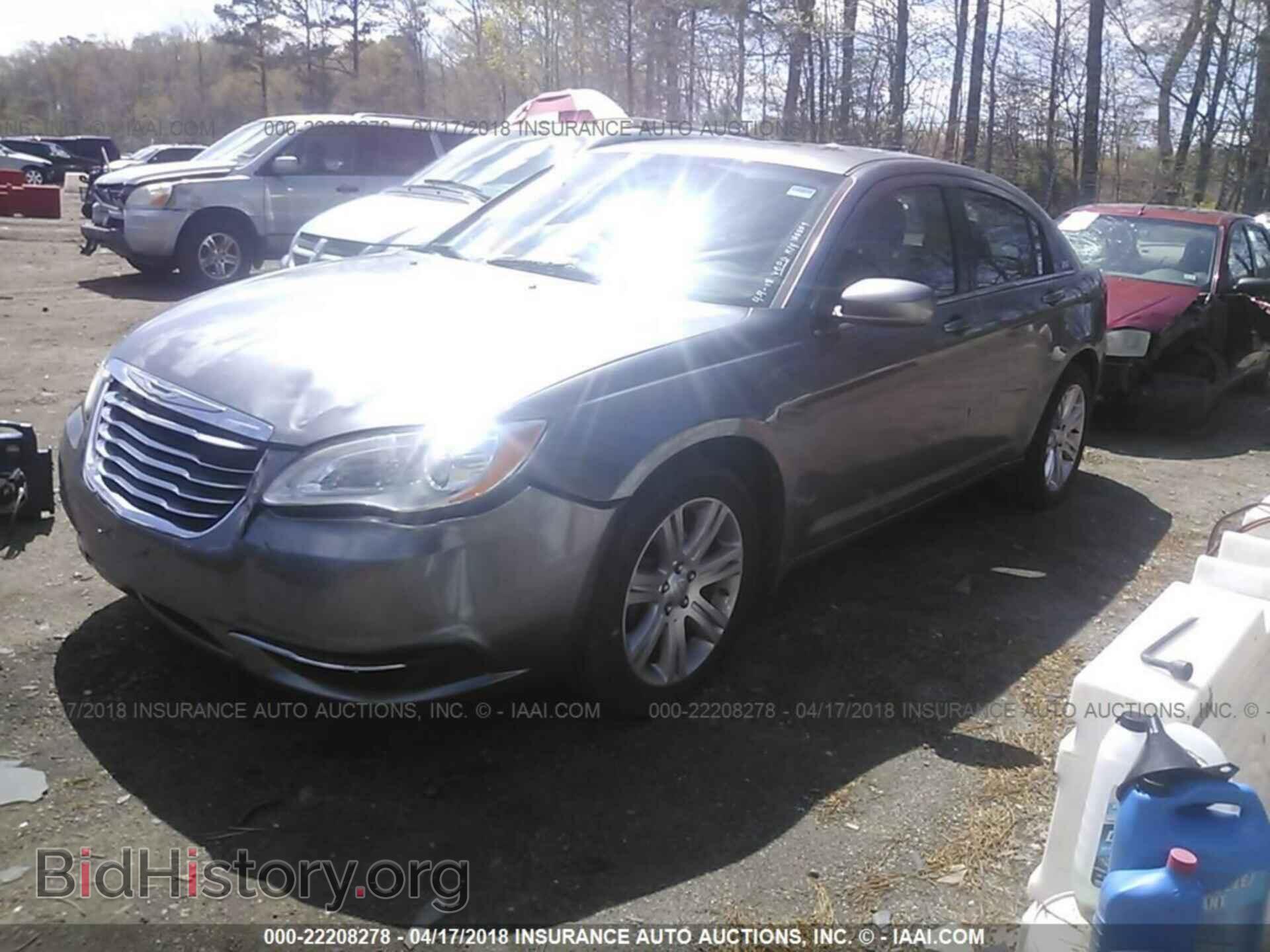 2011 Chrysler 200 - VIN: 1C3BC1FB4BN580104 - Photo 2