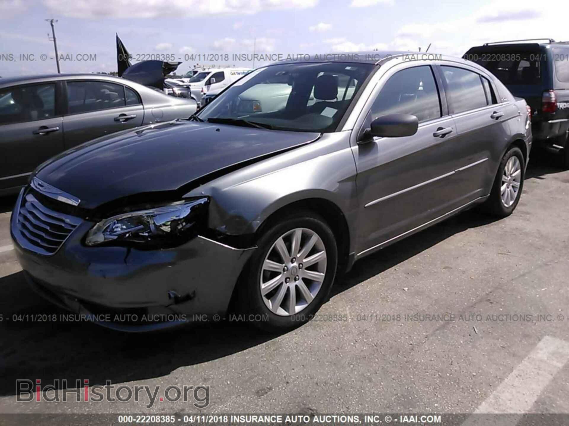 2013 Chrysler 200 - VIN: 1C3CCBBB4DN761013 - Photo 2
