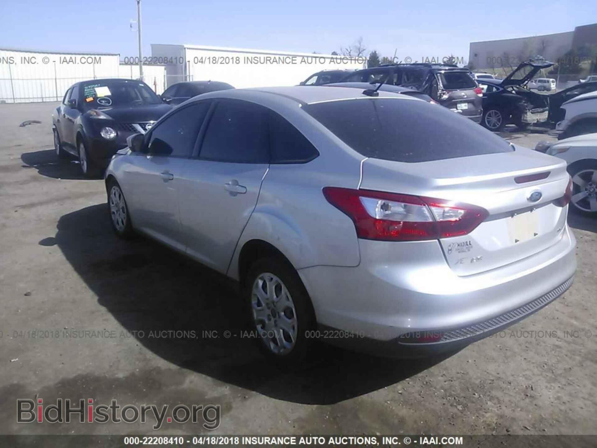 2012 Ford Focus - VIN: 1FAHP3F21CL105731 - Photo 3