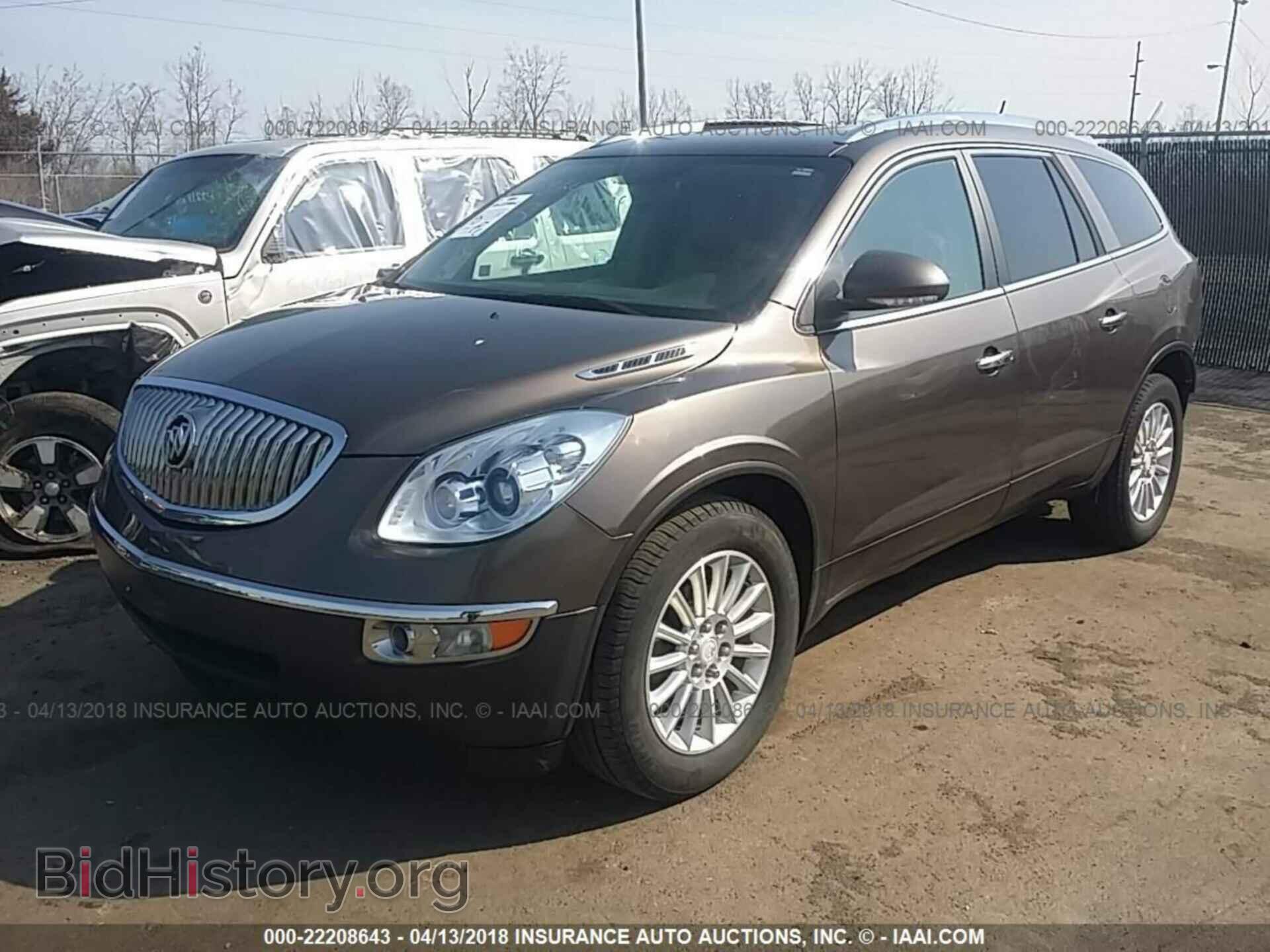 2011 Buick Enclave - VIN: 5GAKVBED9BJ285541 - Фото 2