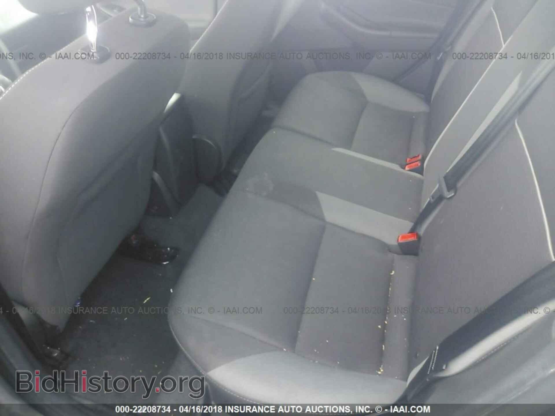 2012 Ford Focus - VIN: 1FAHP3K24CL333695 - Photo 8