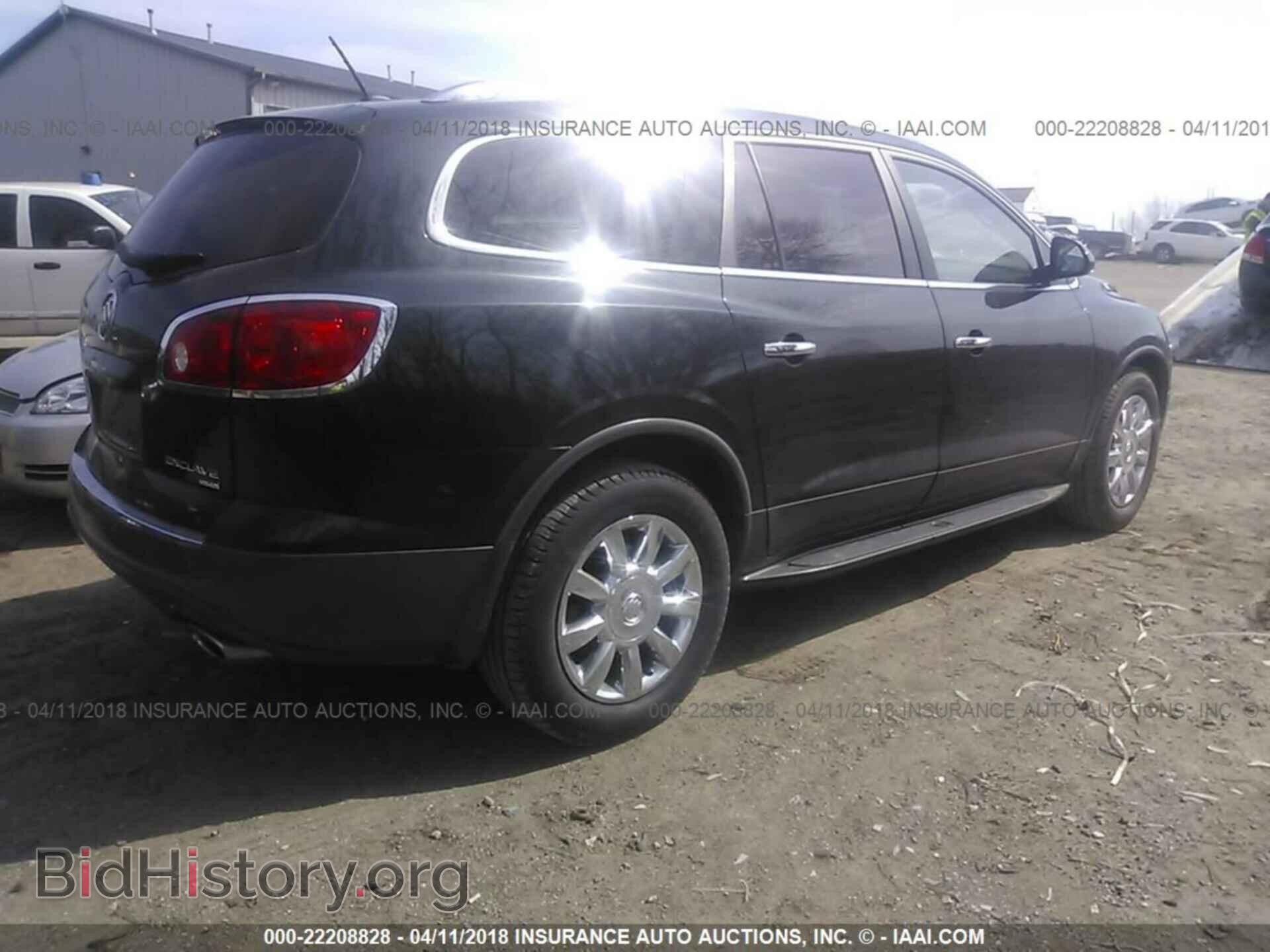 2011 Buick Enclave - VIN: 5GAKVCED4BJ300758 - Фото 4