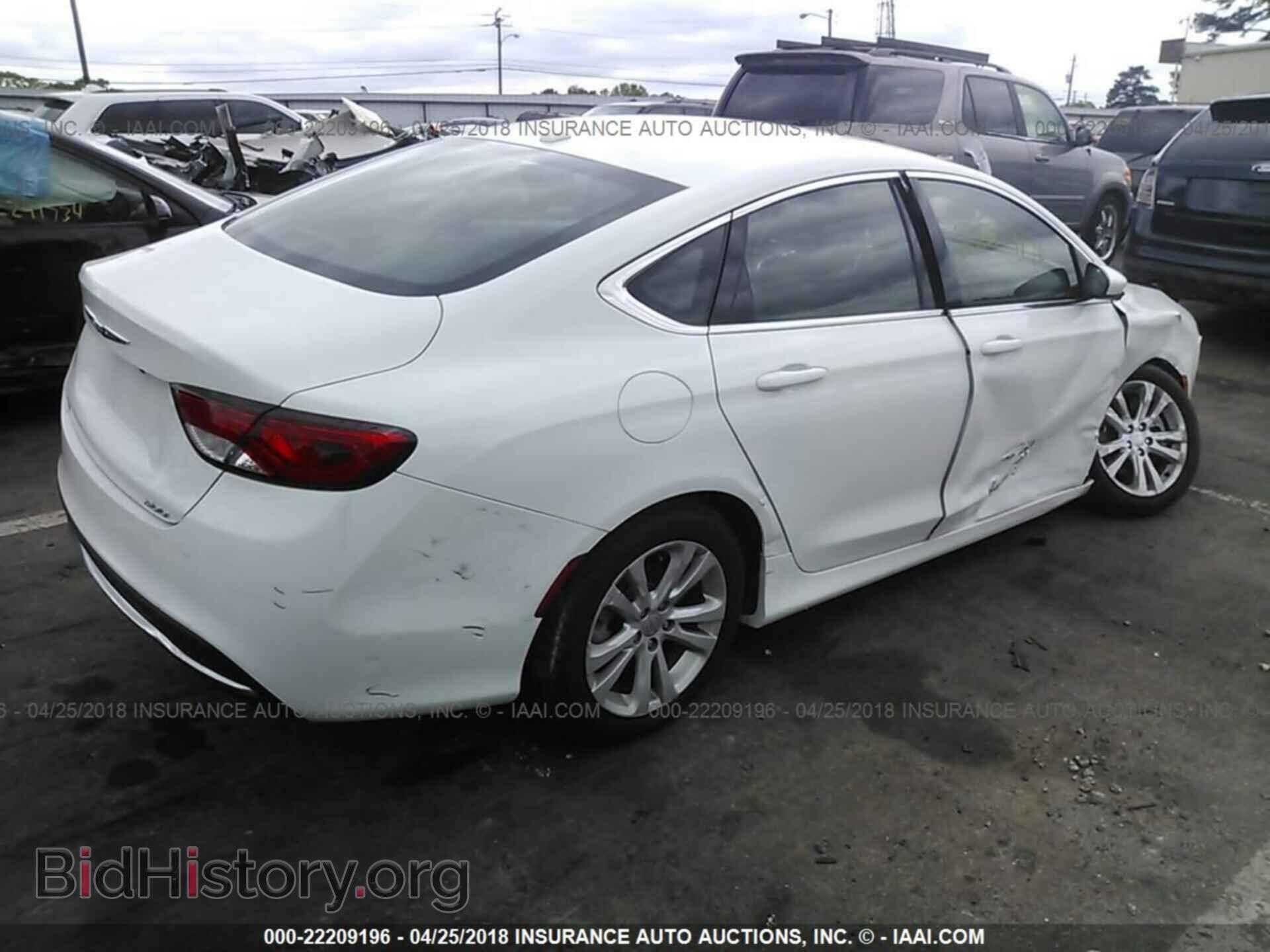 2015 Chrysler 200 - VIN: 1C3CCCAB2FN603795 - Photo 4