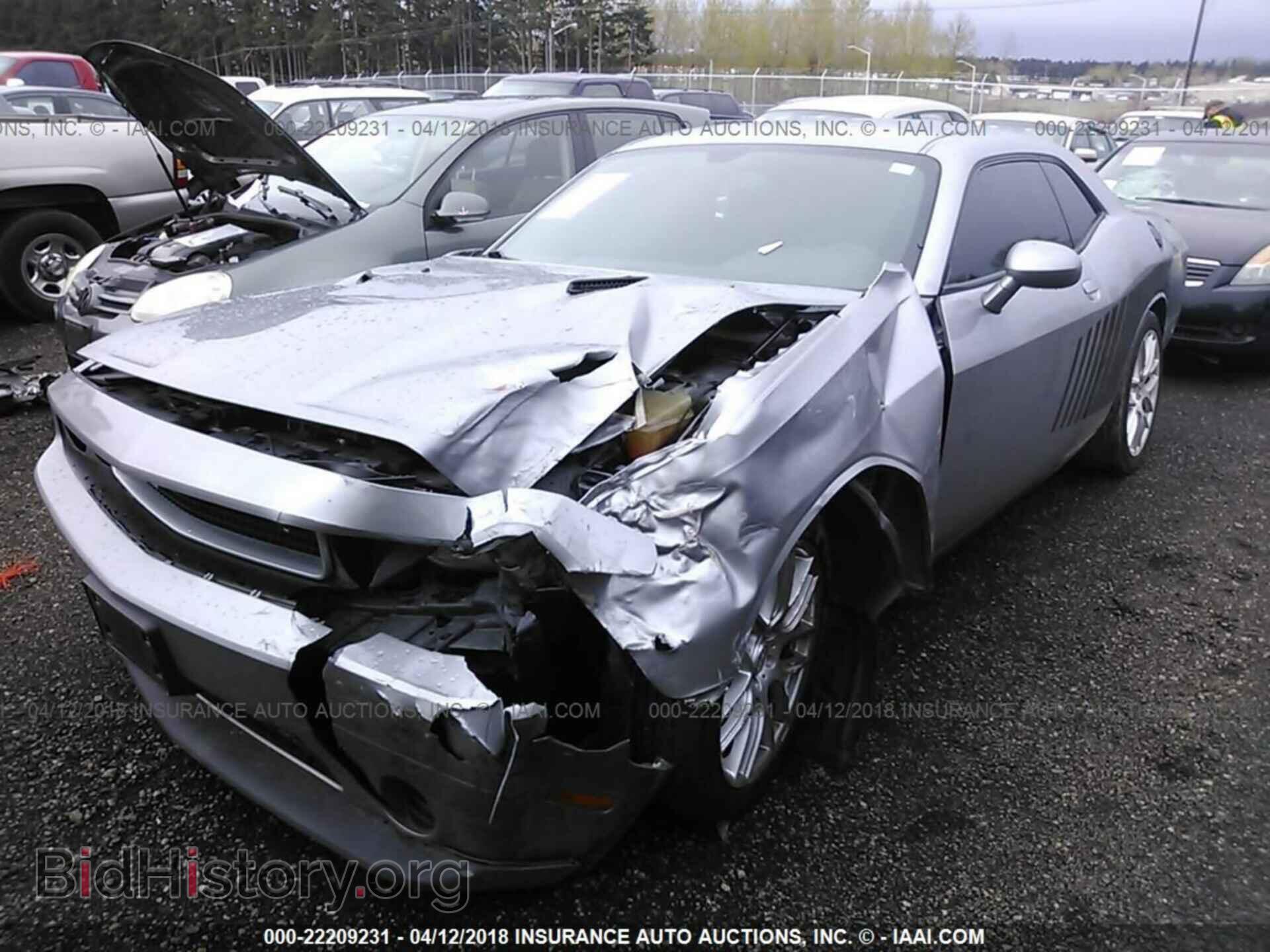 2013 Dodge Challenger - VIN: 2C3CDYAG2DH612296 - Фото 2