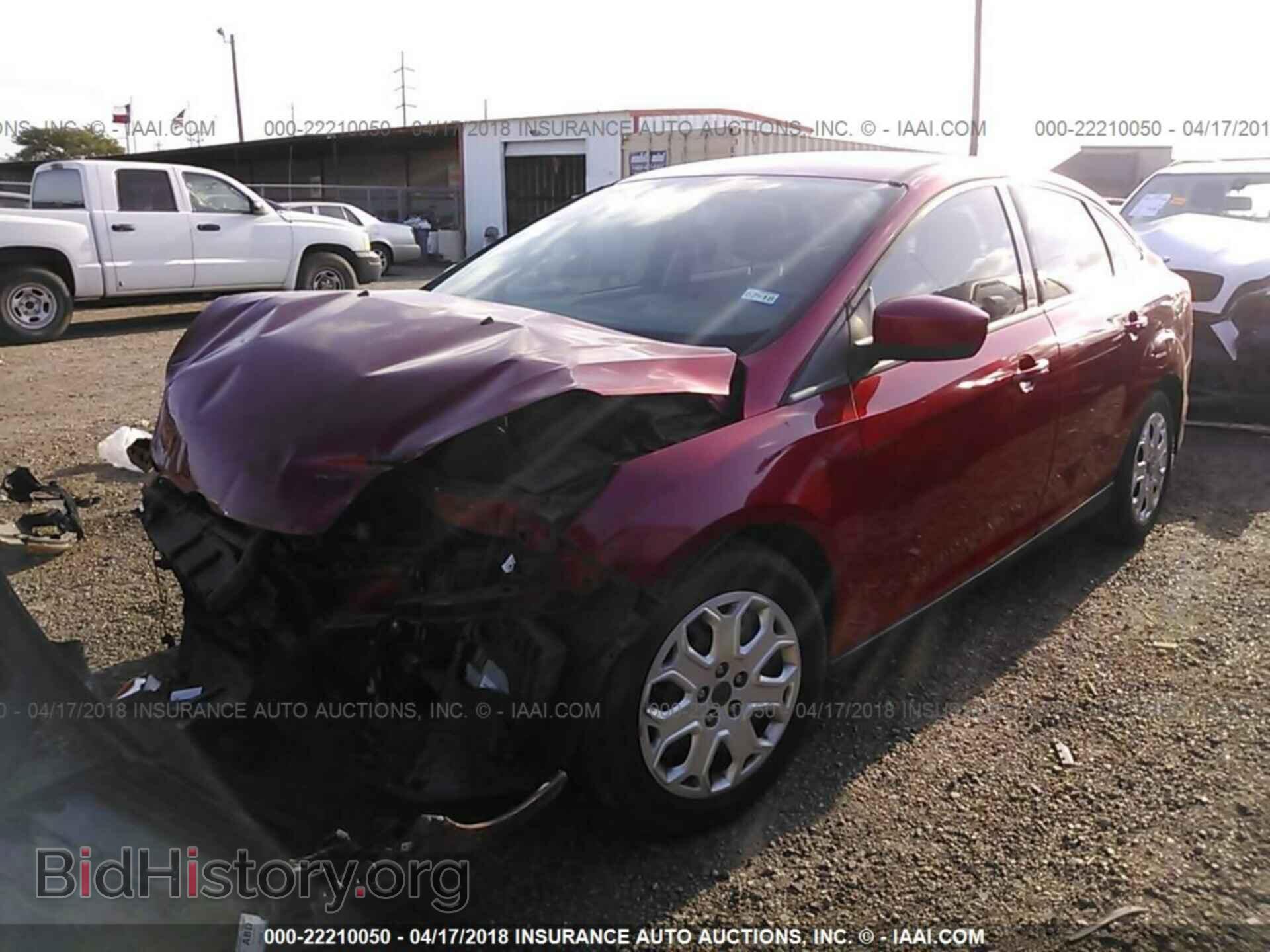 2012 Ford Focus - VIN: 1FAHP3F2XCL108398 - Photo 2