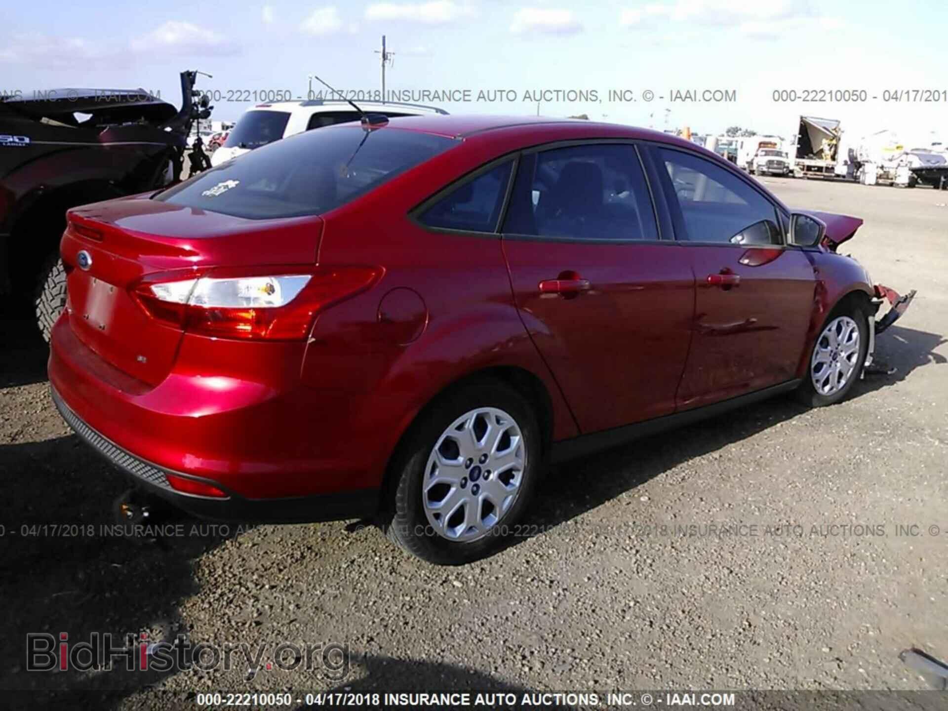 2012 Ford Focus - VIN: 1FAHP3F2XCL108398 - Photo 4