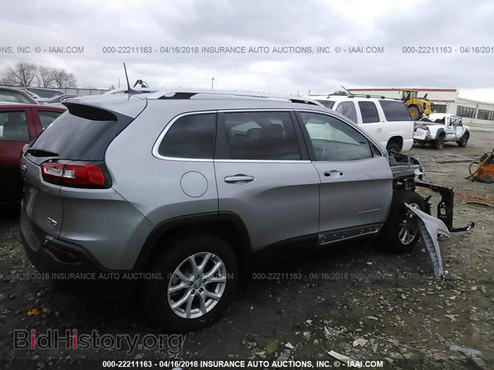 2018 Jeep Cherokee - VIN: 1C4PJMCBXJD534357 - Фото 4
