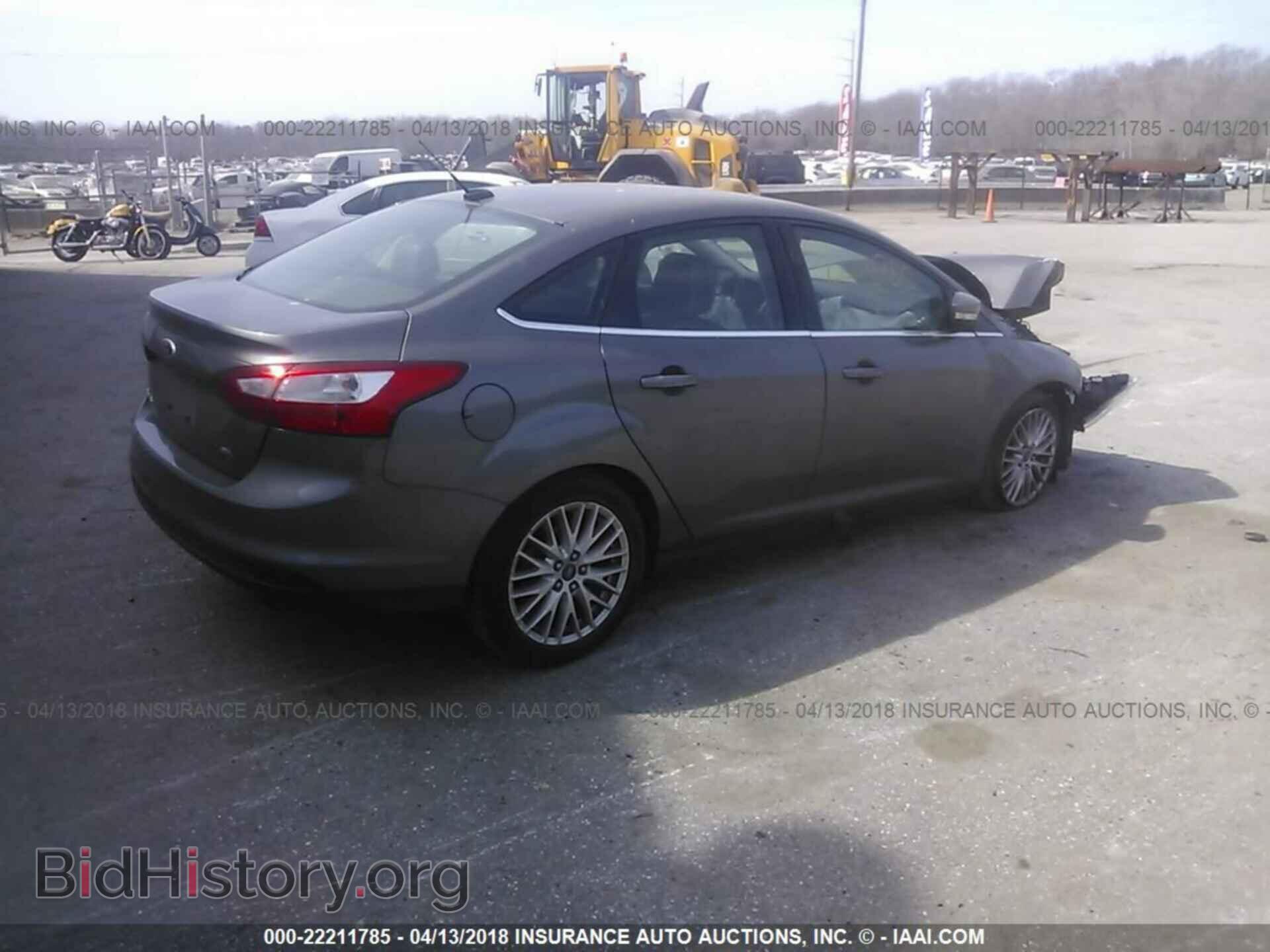 2012 Ford Focus - VIN: 1FAHP3H28CL430468 - Photo 4