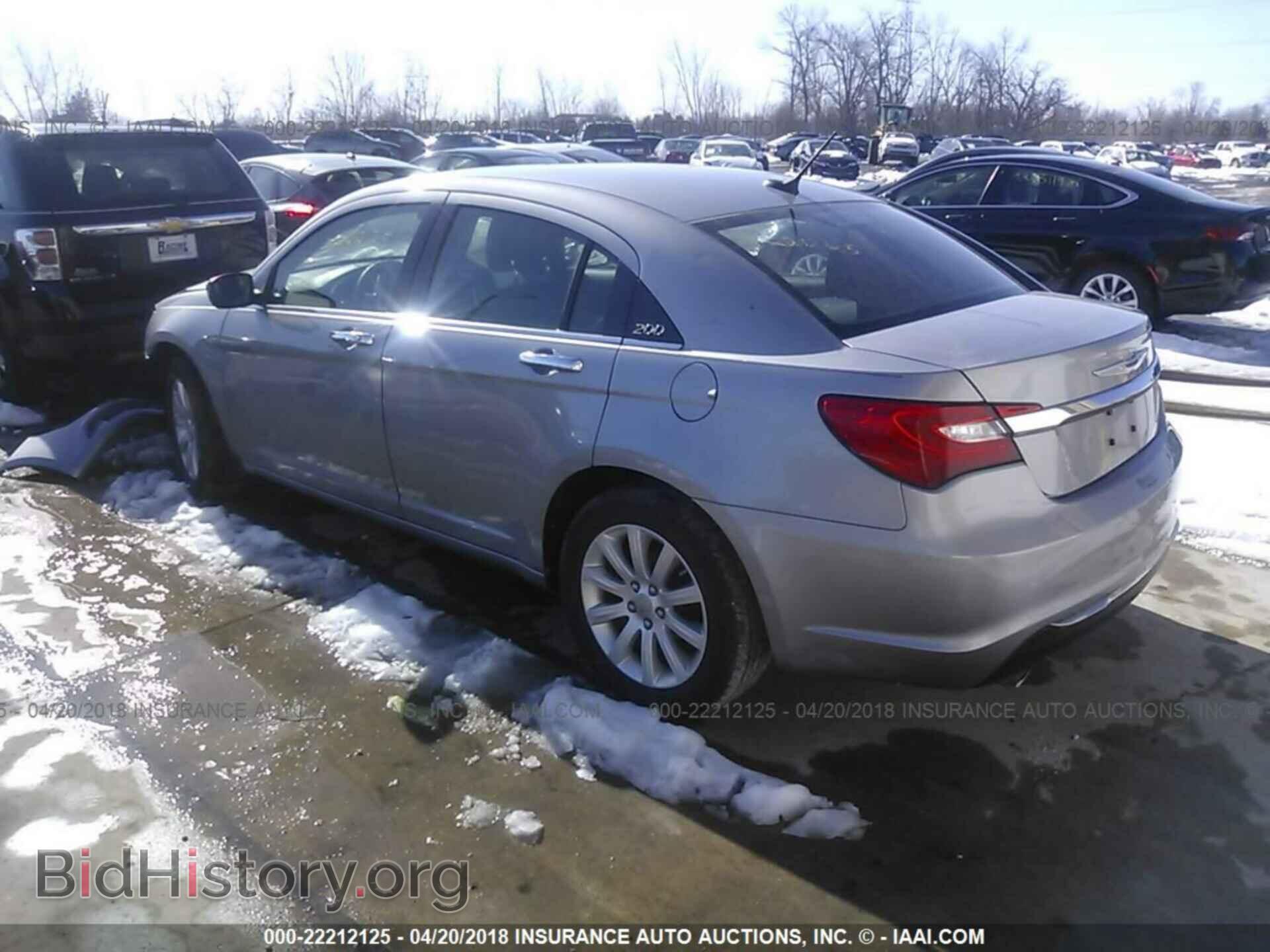 2014 Chrysler 200 - VIN: 1C3CCBCG2EN100351 - Фото 3