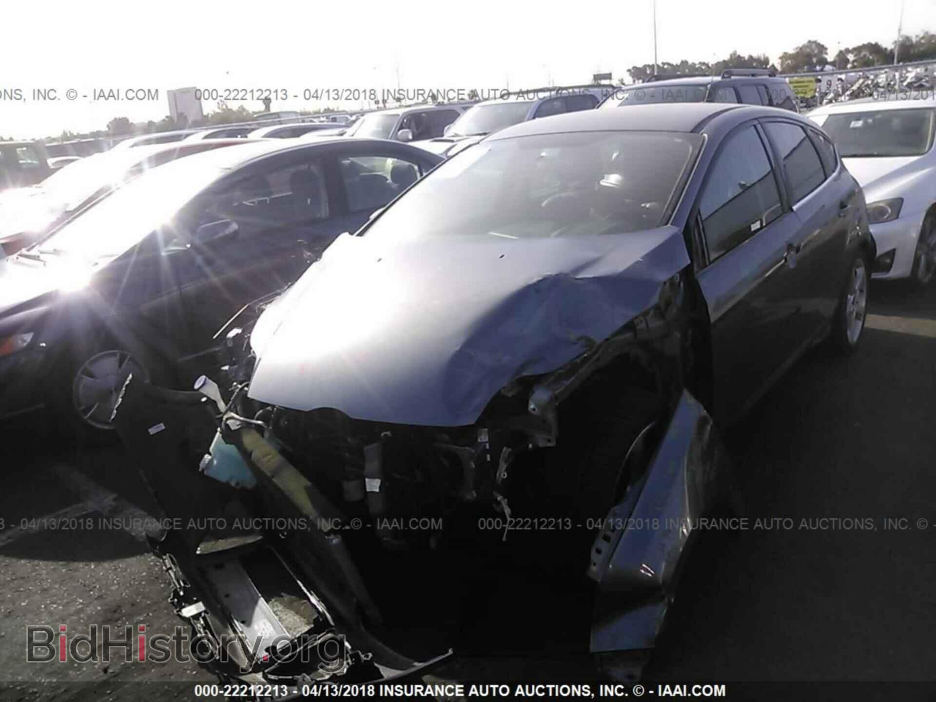 2014 Ford Focus - VIN: 1FADP3N27EL264403 - Photo 2