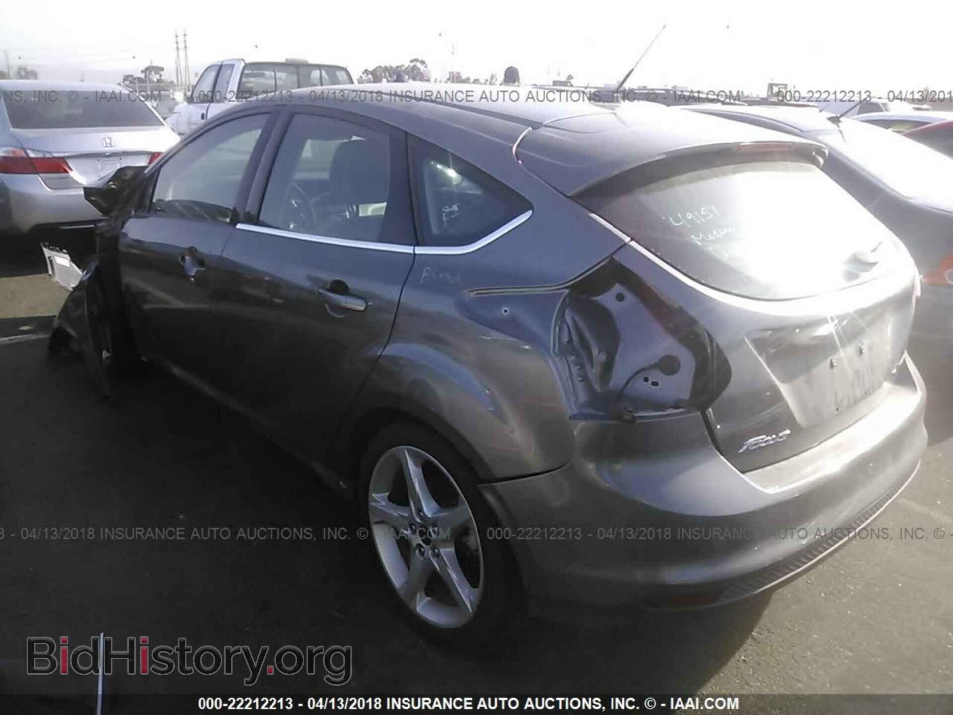 2014 Ford Focus - VIN: 1FADP3N27EL264403 - Photo 3