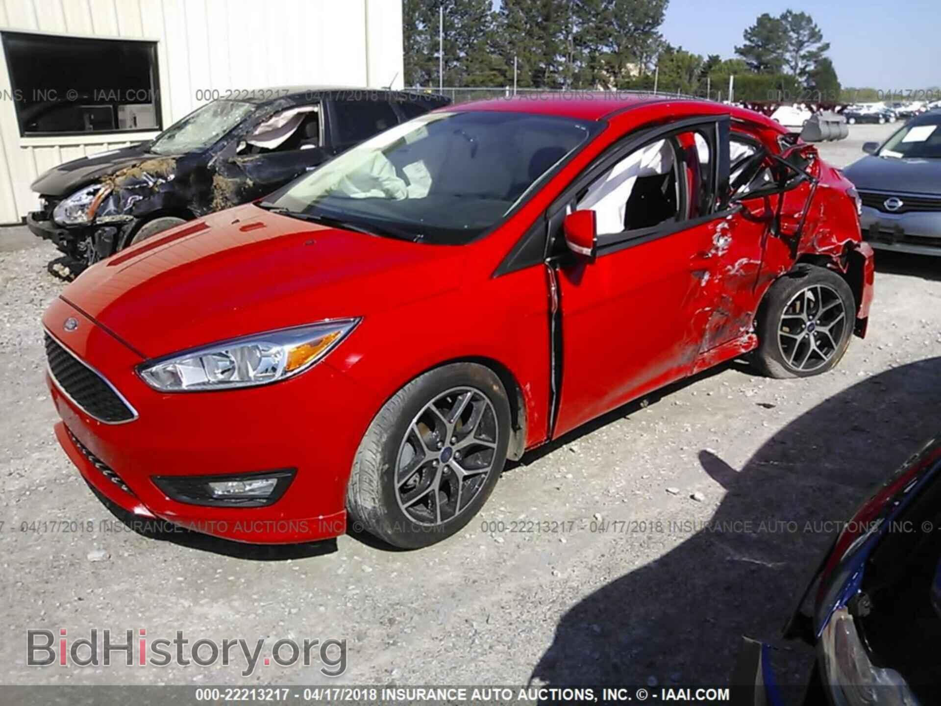 2016 Ford Focus - VIN: 1FADP3F29GL356632 - Photo 2