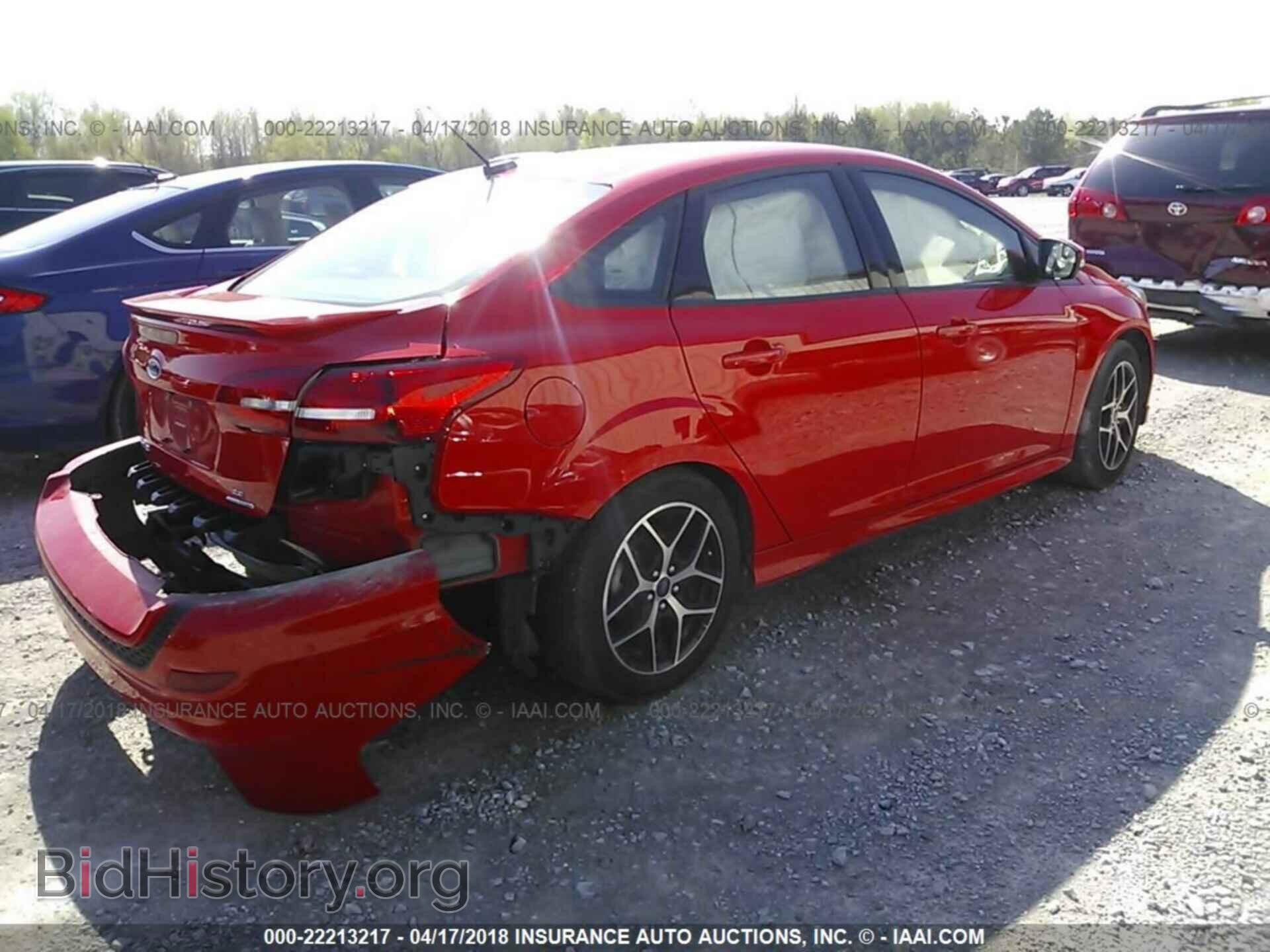 2016 Ford Focus - VIN: 1FADP3F29GL356632 - Photo 4