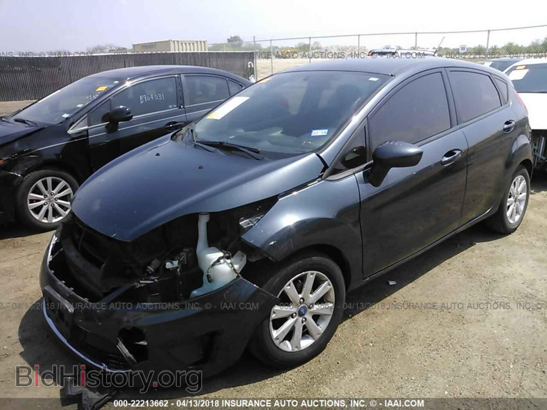 2011 Ford Fiesta - VIN: 3FADP4EJ8BM221471 - Фото 2