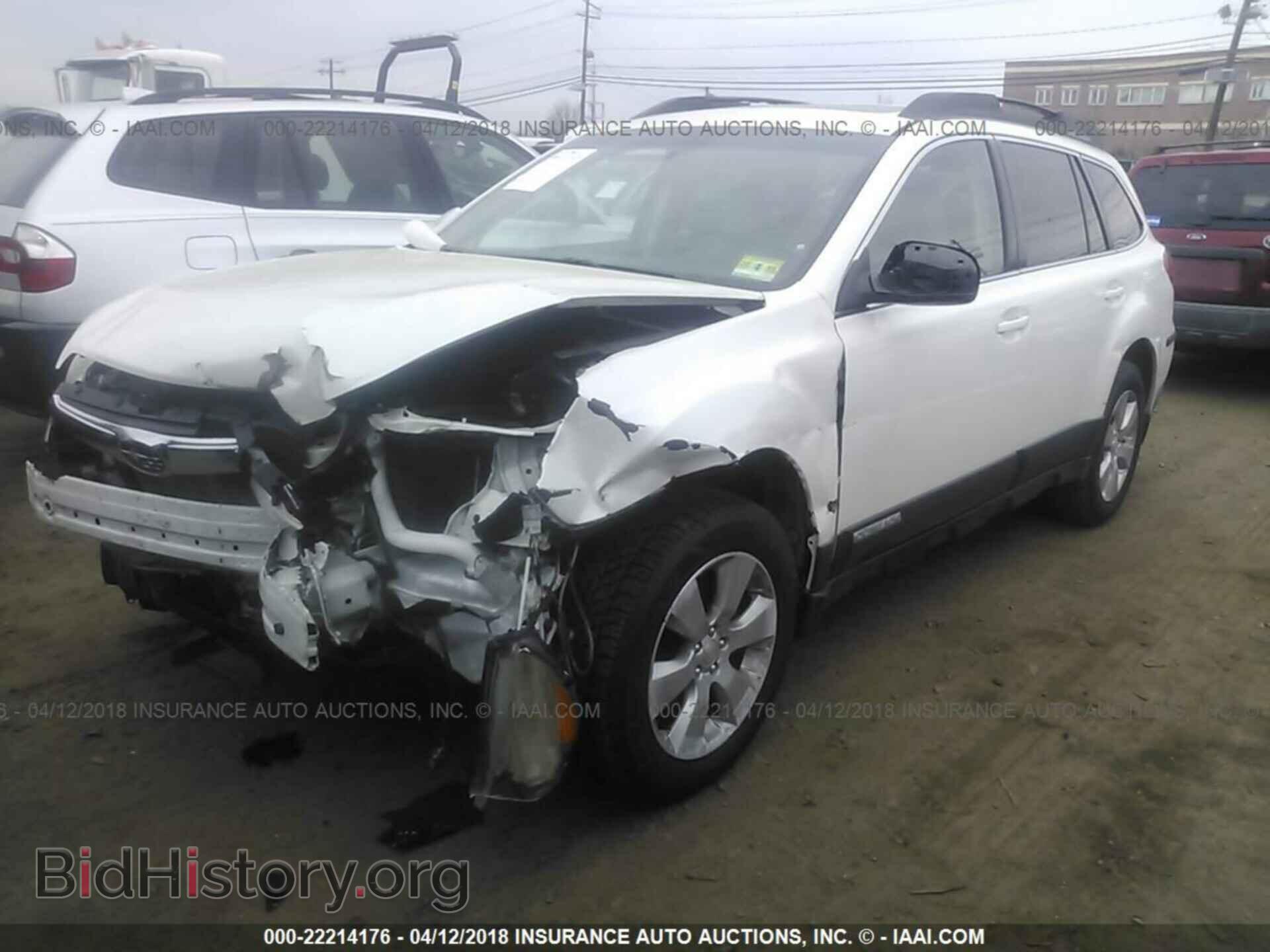 2011 Subaru Outback - VIN: 4S4BRBLC7B3399695 - Фото 2