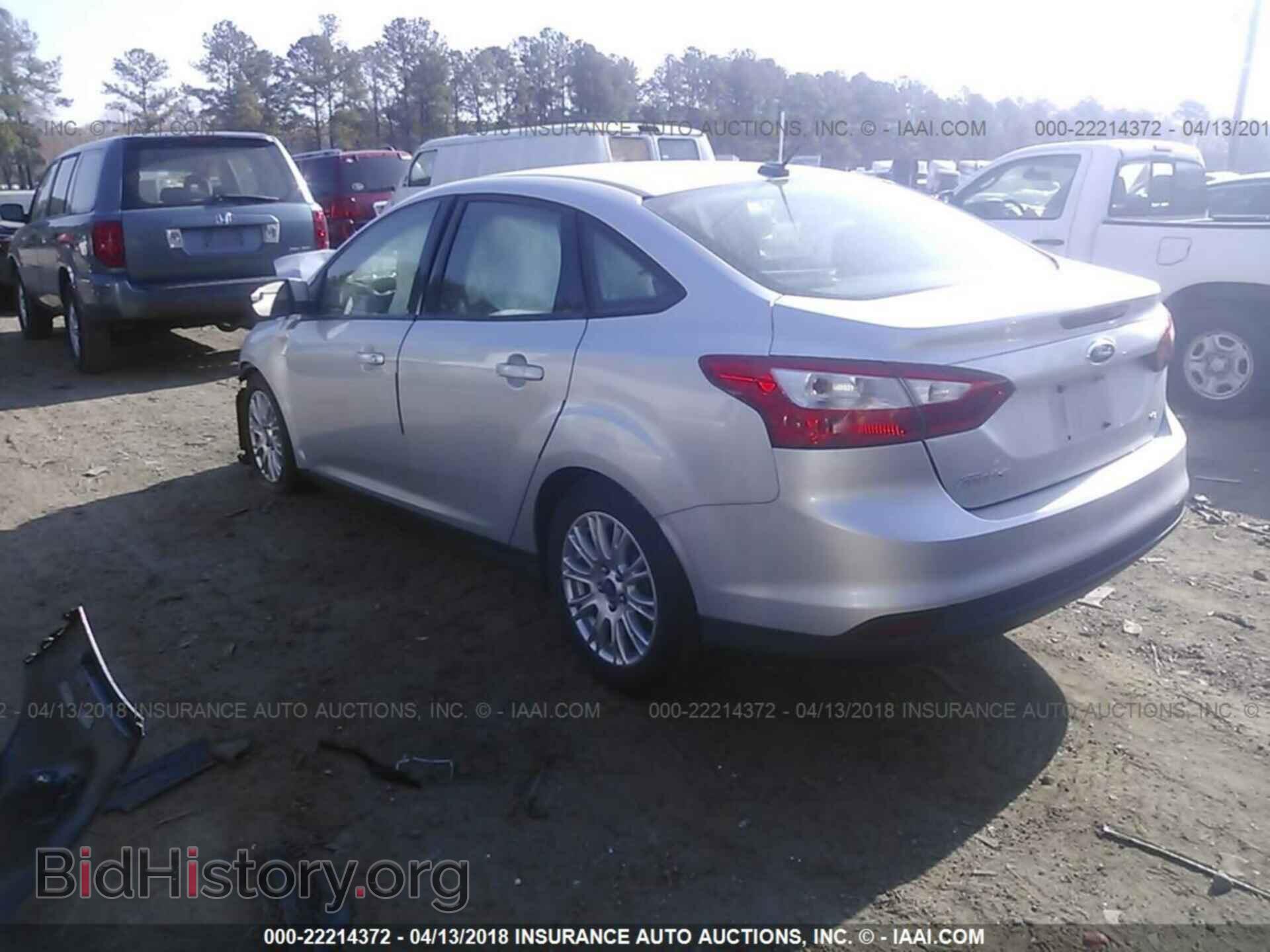 2012 Ford Focus - VIN: 1FAHP3F21CL142021 - Фото 3