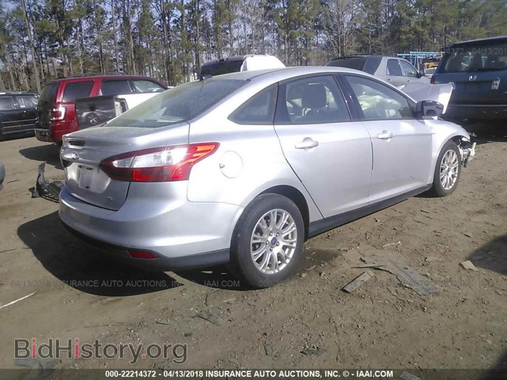 2012 Ford Focus - VIN: 1FAHP3F21CL142021 - Фото 4