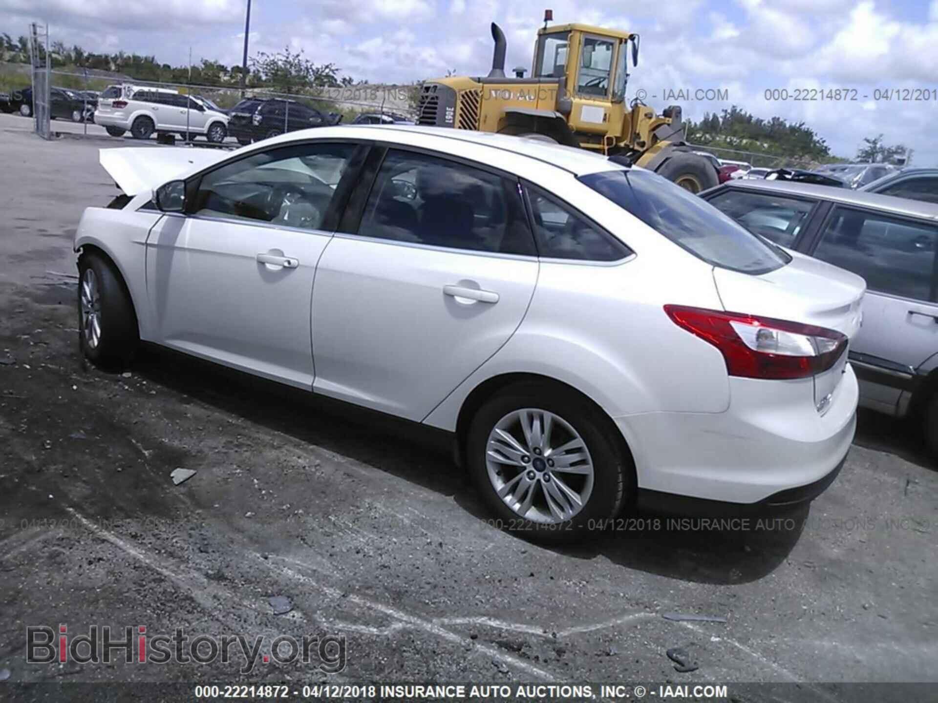 2012 Ford Focus - VIN: 1FAHP3H22CL444852 - Photo 3