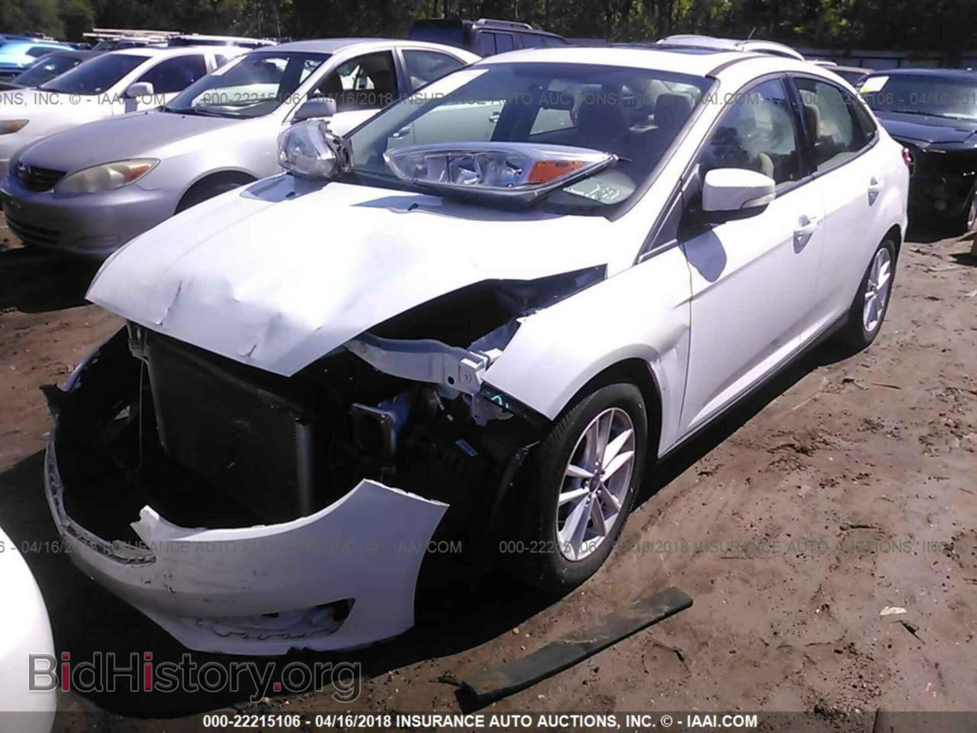 2015 Ford Focus - VIN: 1FADP3F20FL262671 - Photo 2