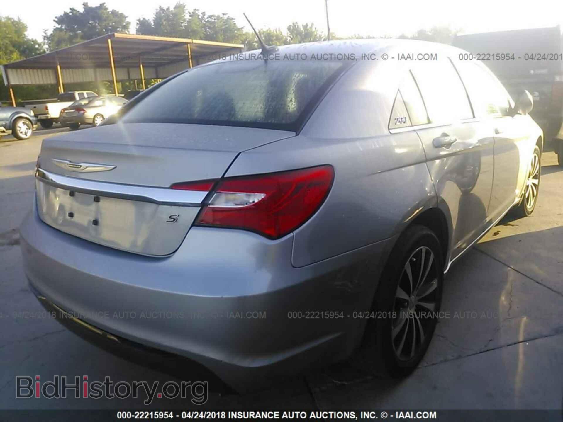 2013 Chrysler 200 - VIN: 1C3CCBBB3DN570036 - Photo 4