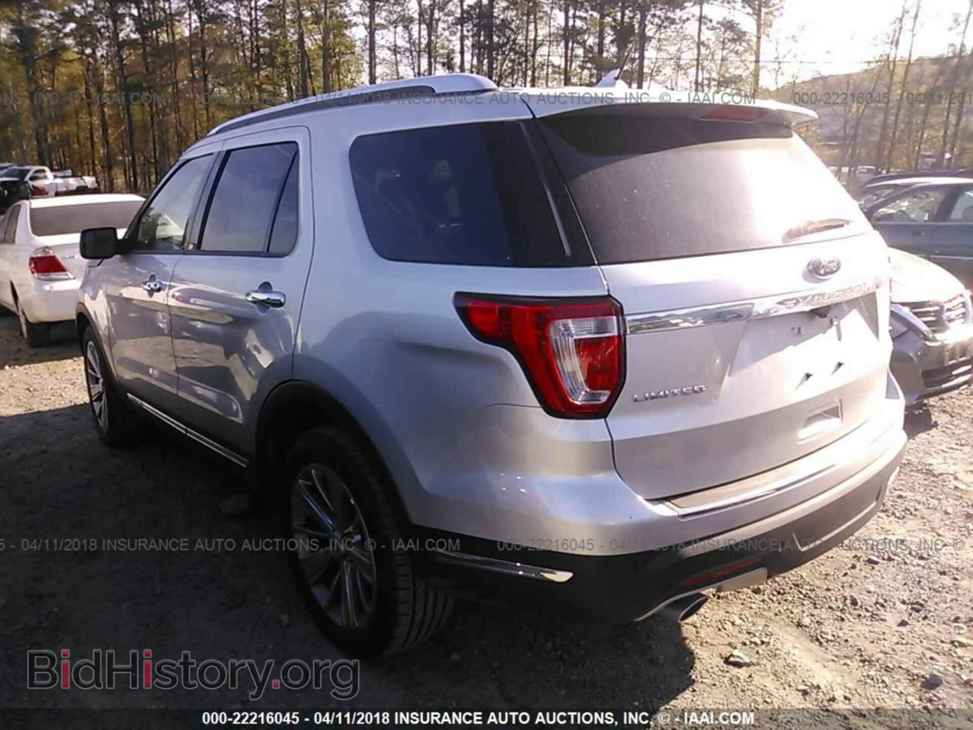 2018 Ford Explorer - VIN: 1FM5K7F82JGA81948 - Фото 3