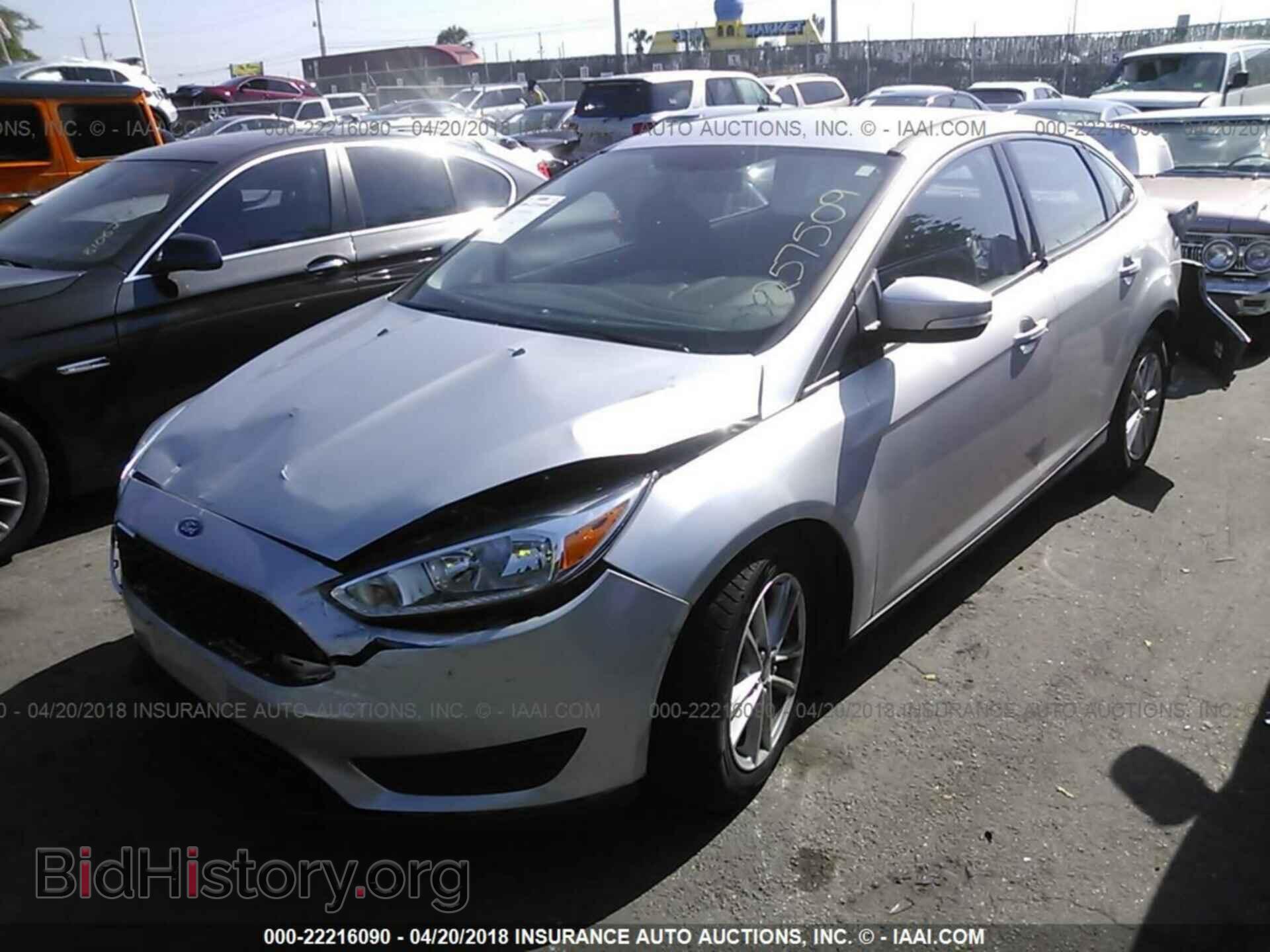 2016 Ford Focus - VIN: 1FADP3F28GL257509 - Photo 2