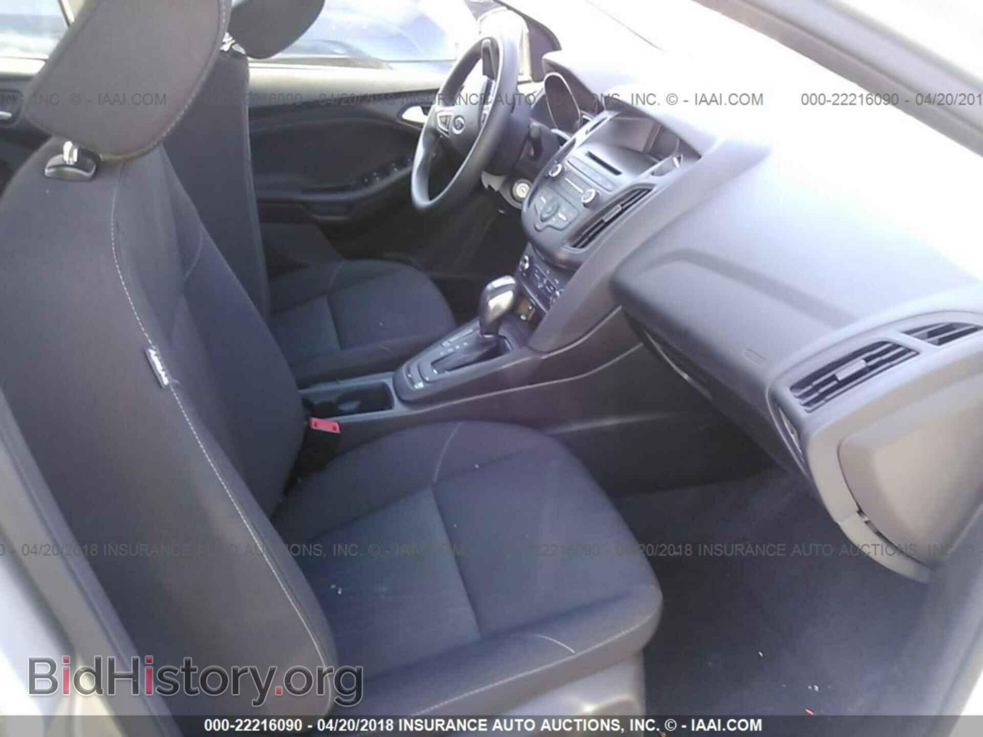 2016 Ford Focus - VIN: 1FADP3F28GL257509 - Photo 5