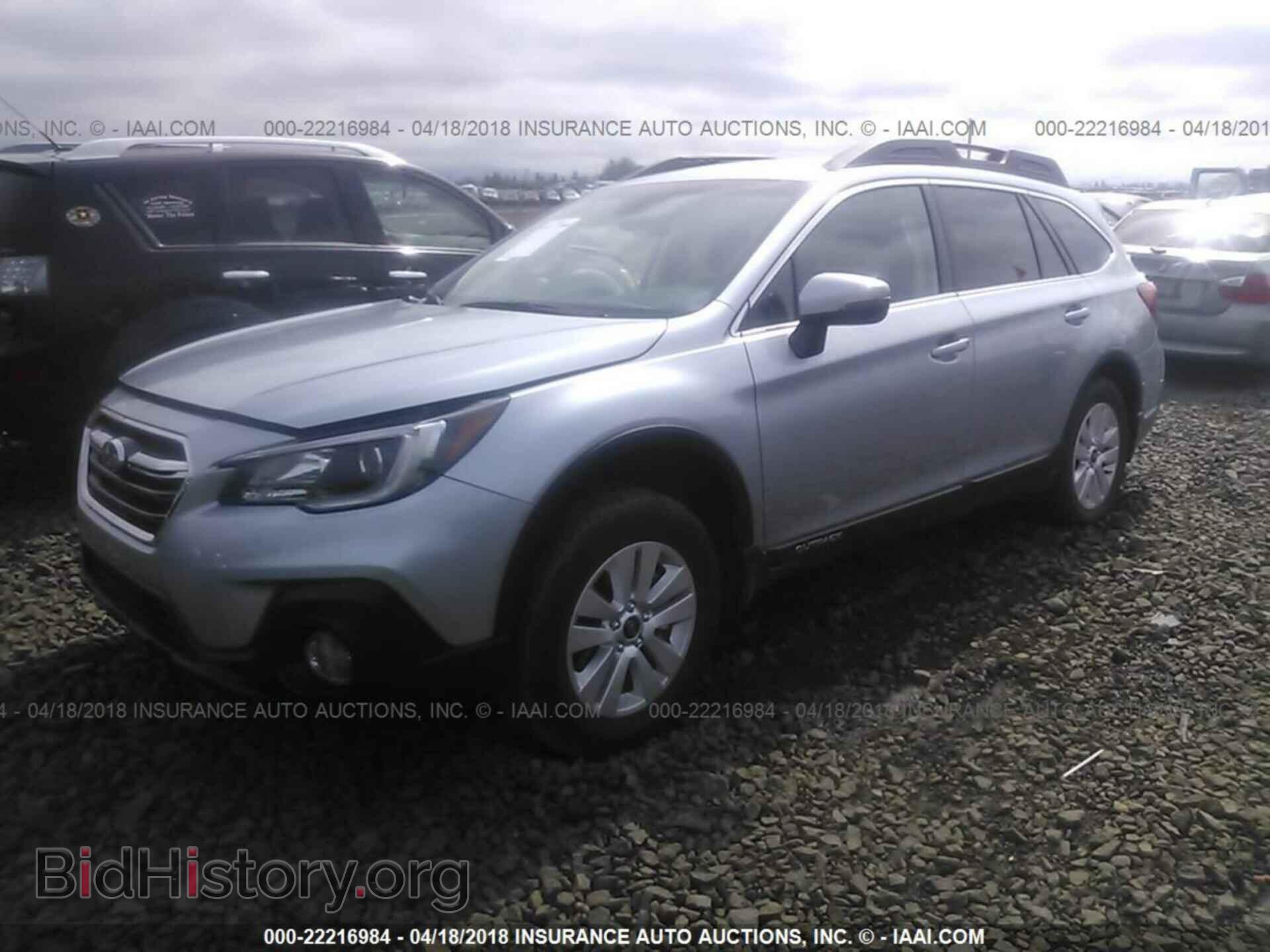 2018 Subaru Outback - VIN: 4S4BSAFC7J3279727 - Фото 2
