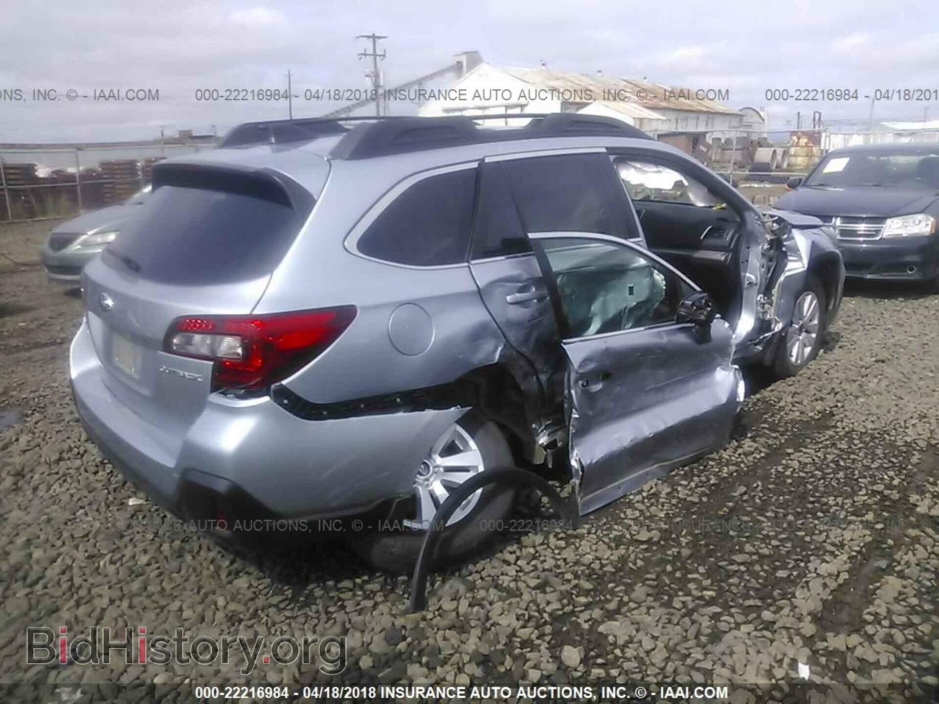 2018 Subaru Outback - VIN: 4S4BSAFC7J3279727 - Фото 4