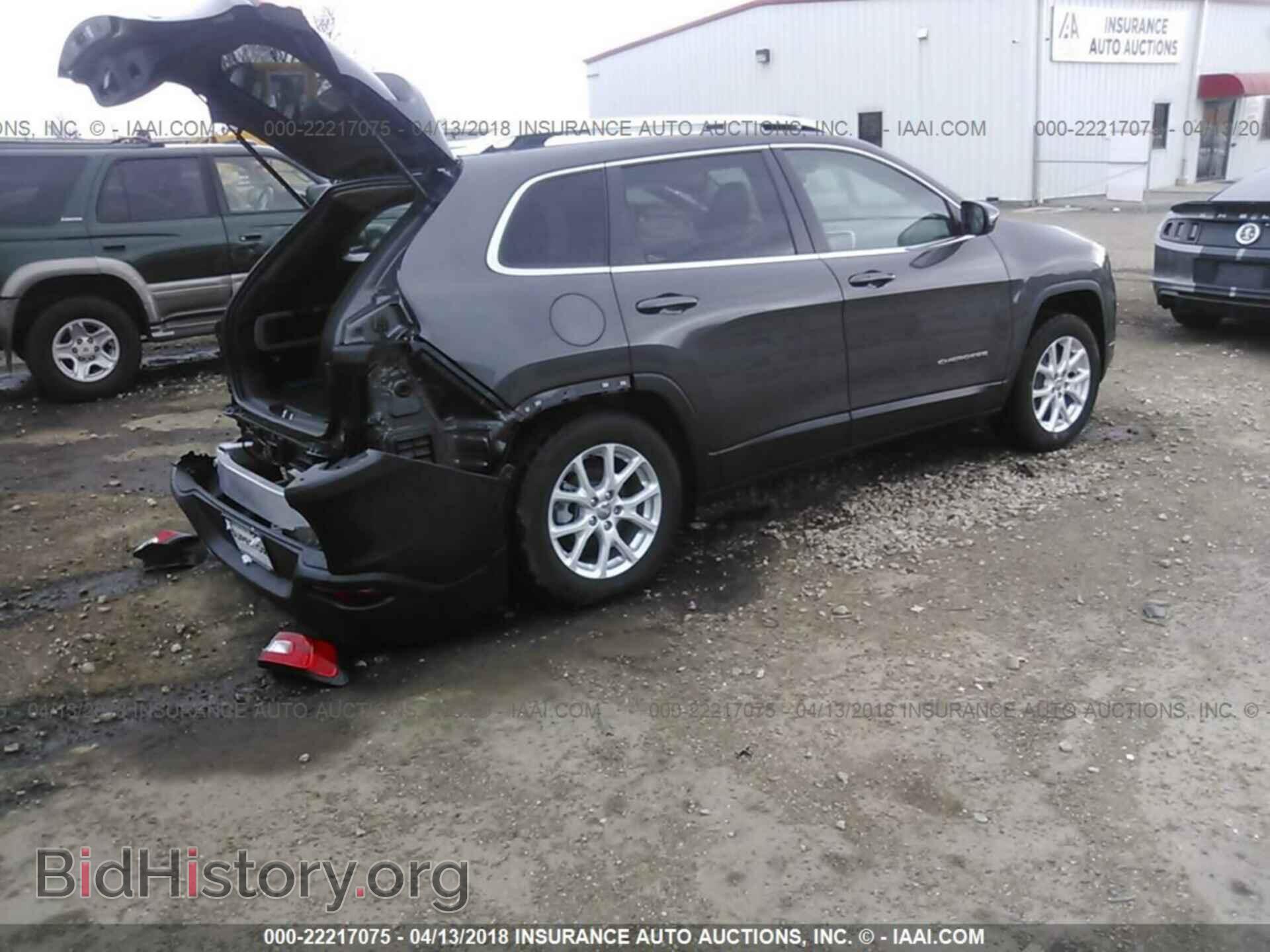 2018 Jeep Cherokee - VIN: 1C4PJLLB6JD544443 - Фото 4