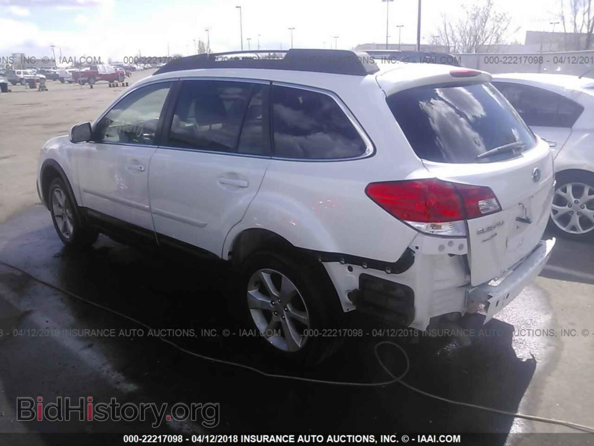 2014 Subaru Outback - VIN: 4S4BRBCC7E3295289 - Фото 3