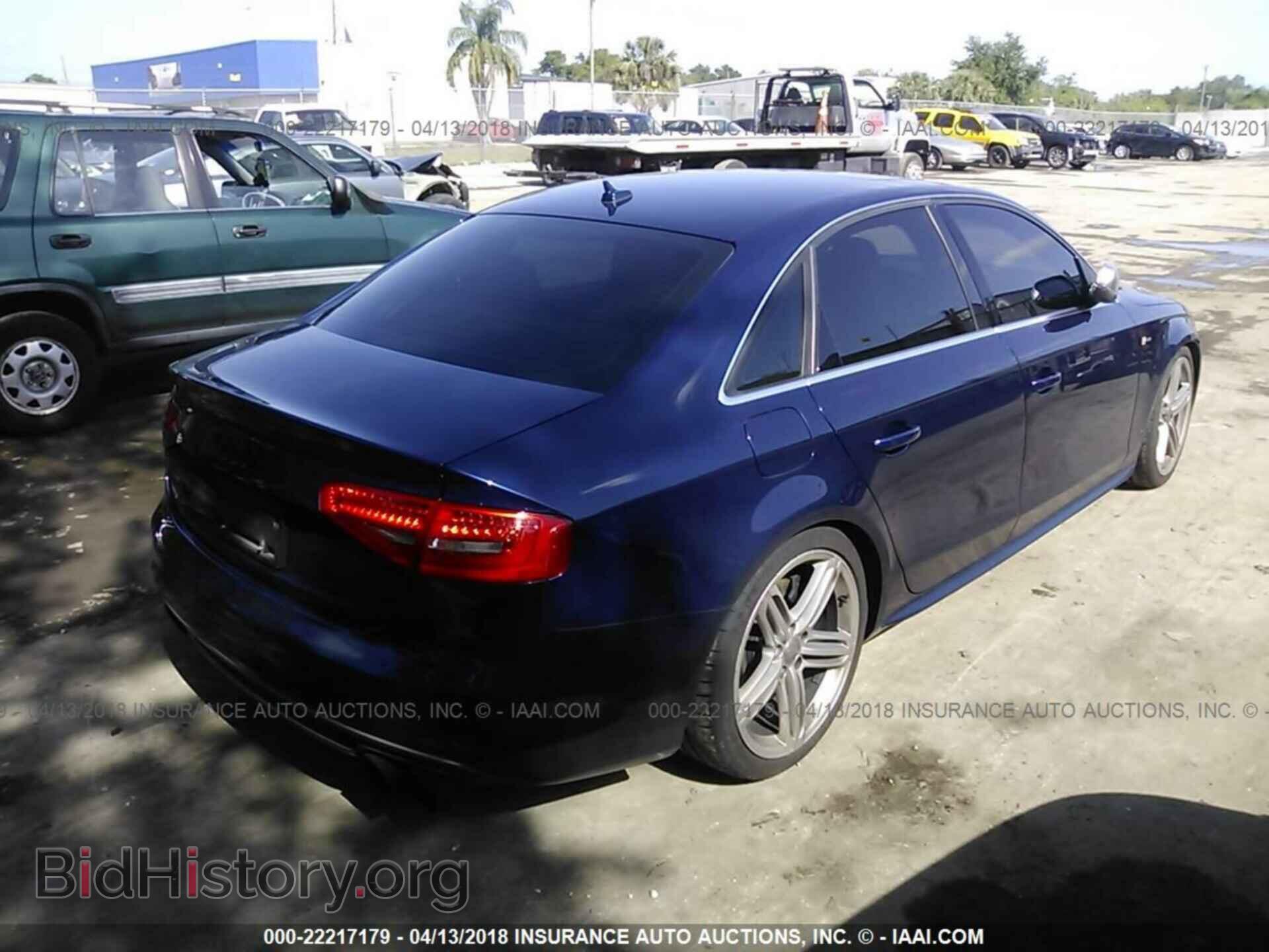 2014 Audi S4 - VIN: WAUDGAFL7EA036190 - Фото 4