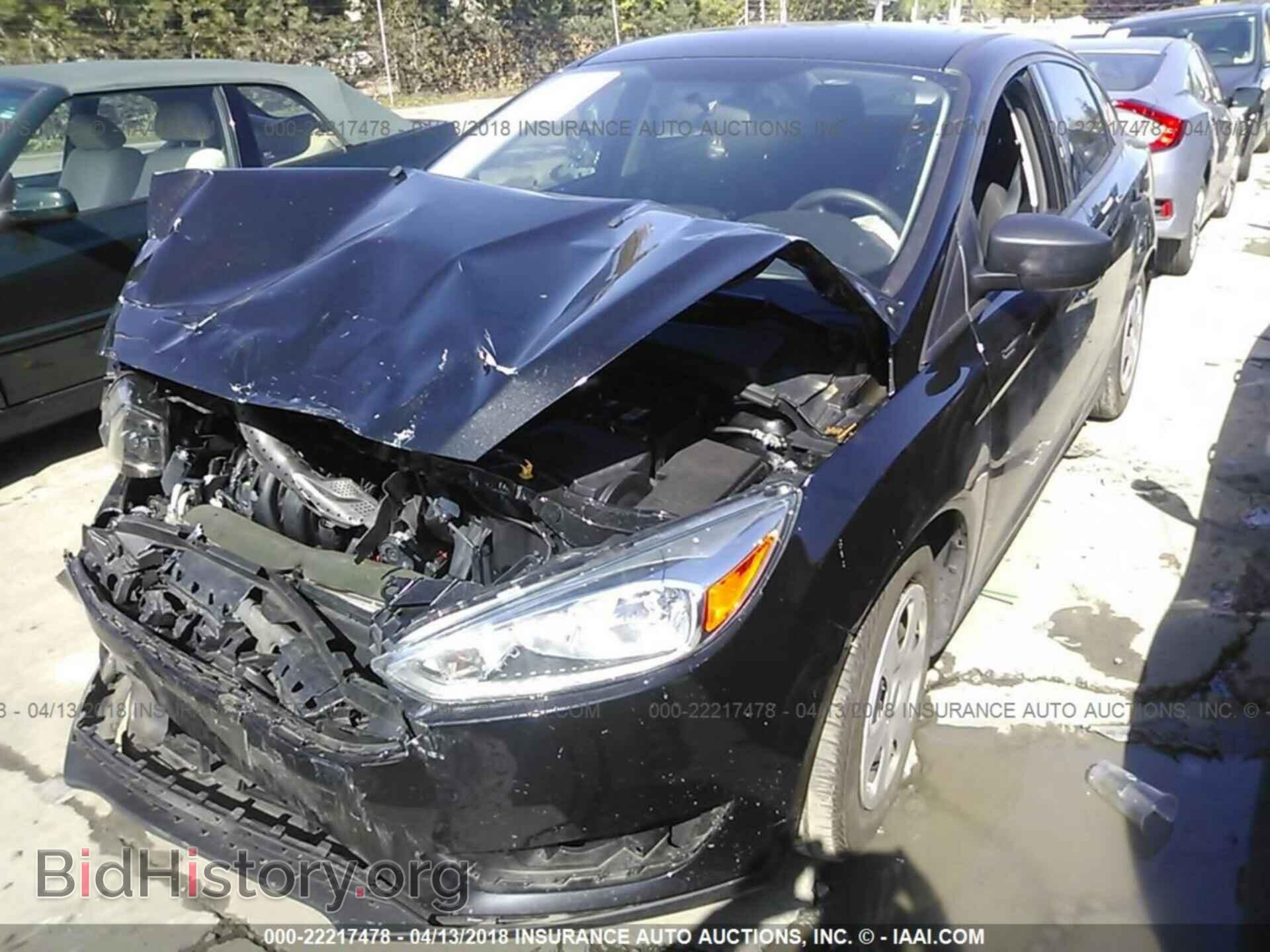 2015 Ford Focus - VIN: 1FADP3E21FL275561 - Photo 2