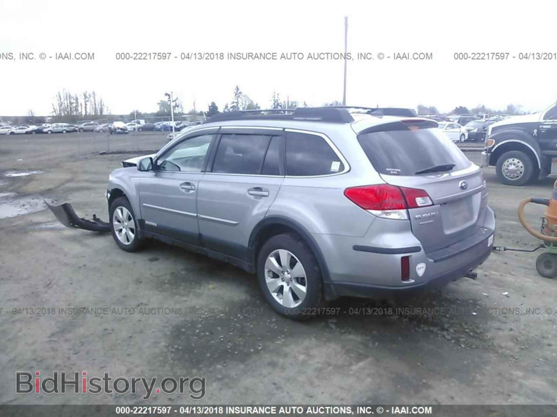 2011 Subaru Outback - VIN: 4S4BRDLC8B2403173 - Фото 3