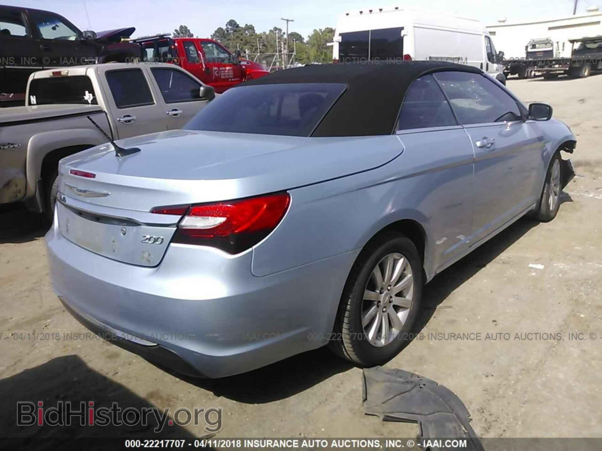2013 Chrysler 200 - VIN: 1C3BCBEB0DN526969 - Photo 4