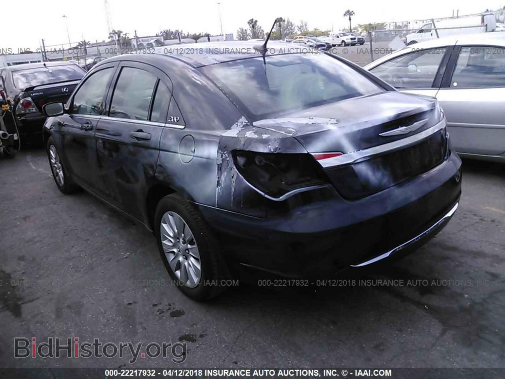2014 Chrysler 200 - VIN: 1C3CCBAB7EN142490 - Photo 3