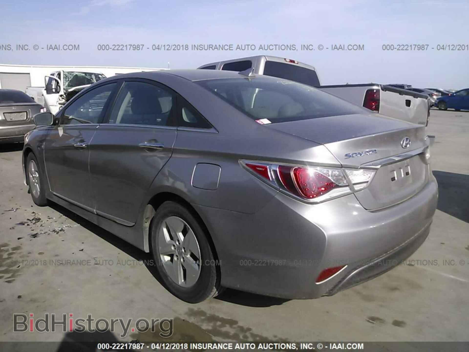 2012 Hyundai Sonata - VIN: KMHEC4A4XCA058424 - Фото 3