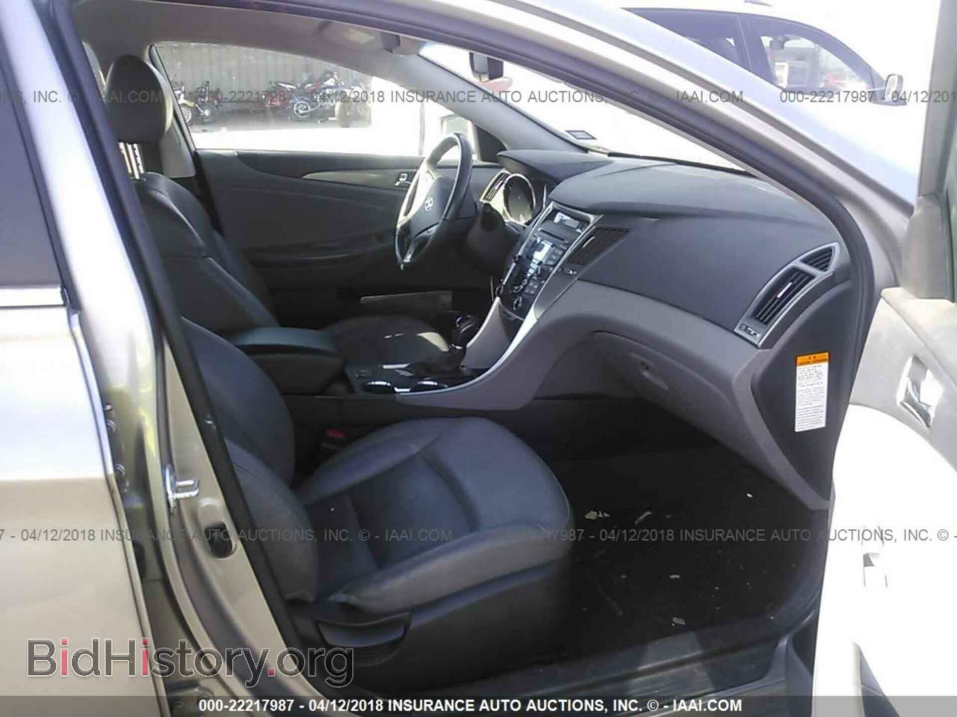2012 Hyundai Sonata - VIN: KMHEC4A4XCA058424 - Фото 5
